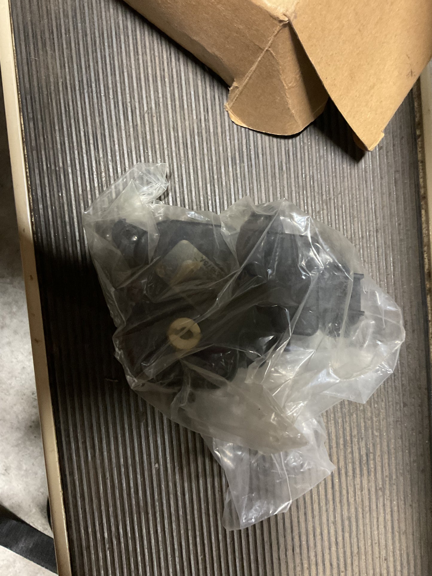 INTERNATIONAL MOTOR FRONT AC MODE CONTROLLER ACTUATOR 3542606C1 - NOS