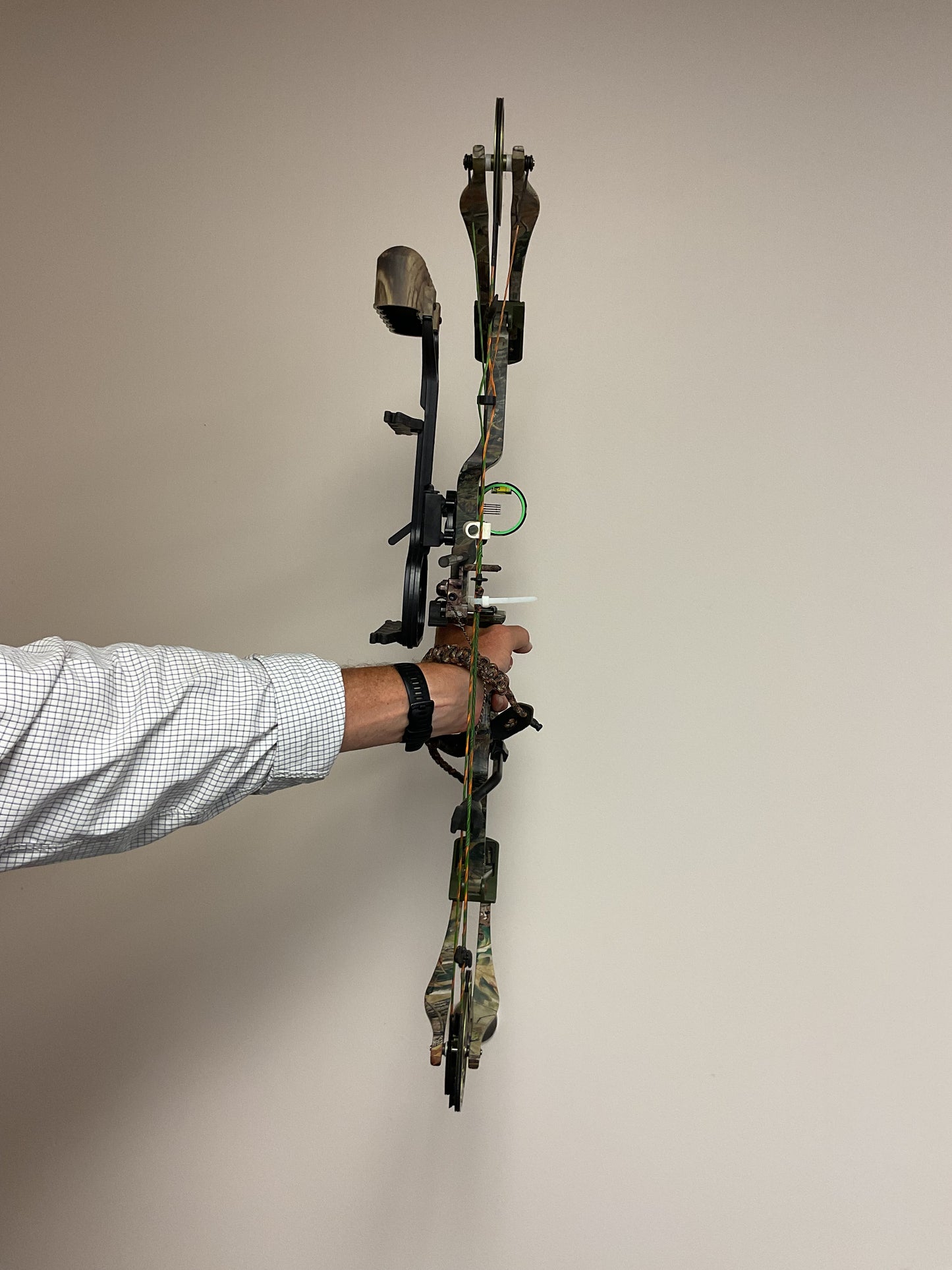 BEAR REALTREE HUNTING BOW W/FULL SETUP - NEW