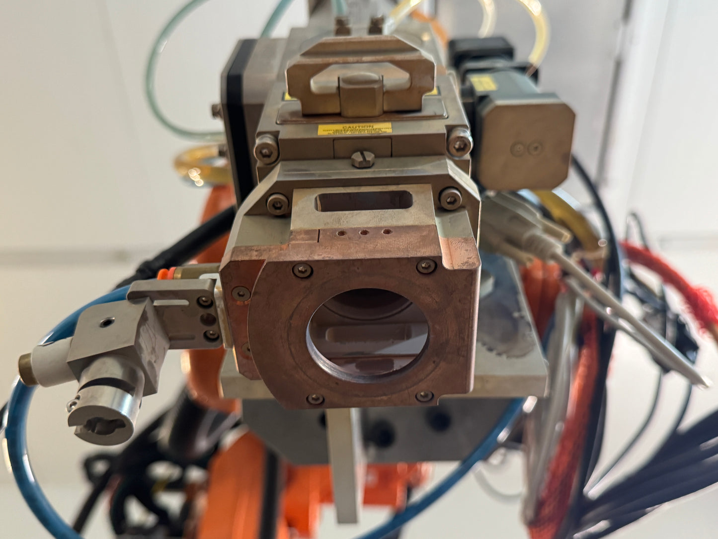 ABB LASER WELDING ROBOT SYSTEM IRB-6600-M-2004 + IPG LASER YLS-15000 -