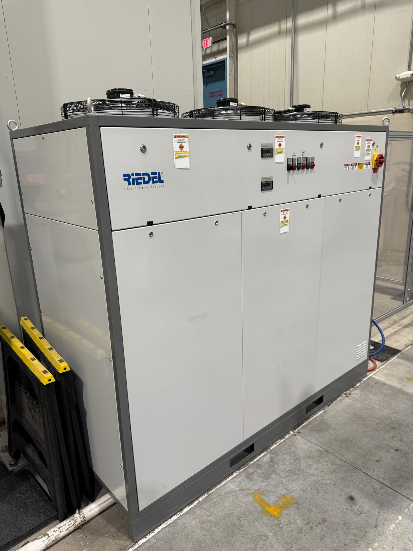 ABB LASER WELDING ROBOT SYSTEM IRB-6600-M-2004 + IPG LASER YLS-15000 -