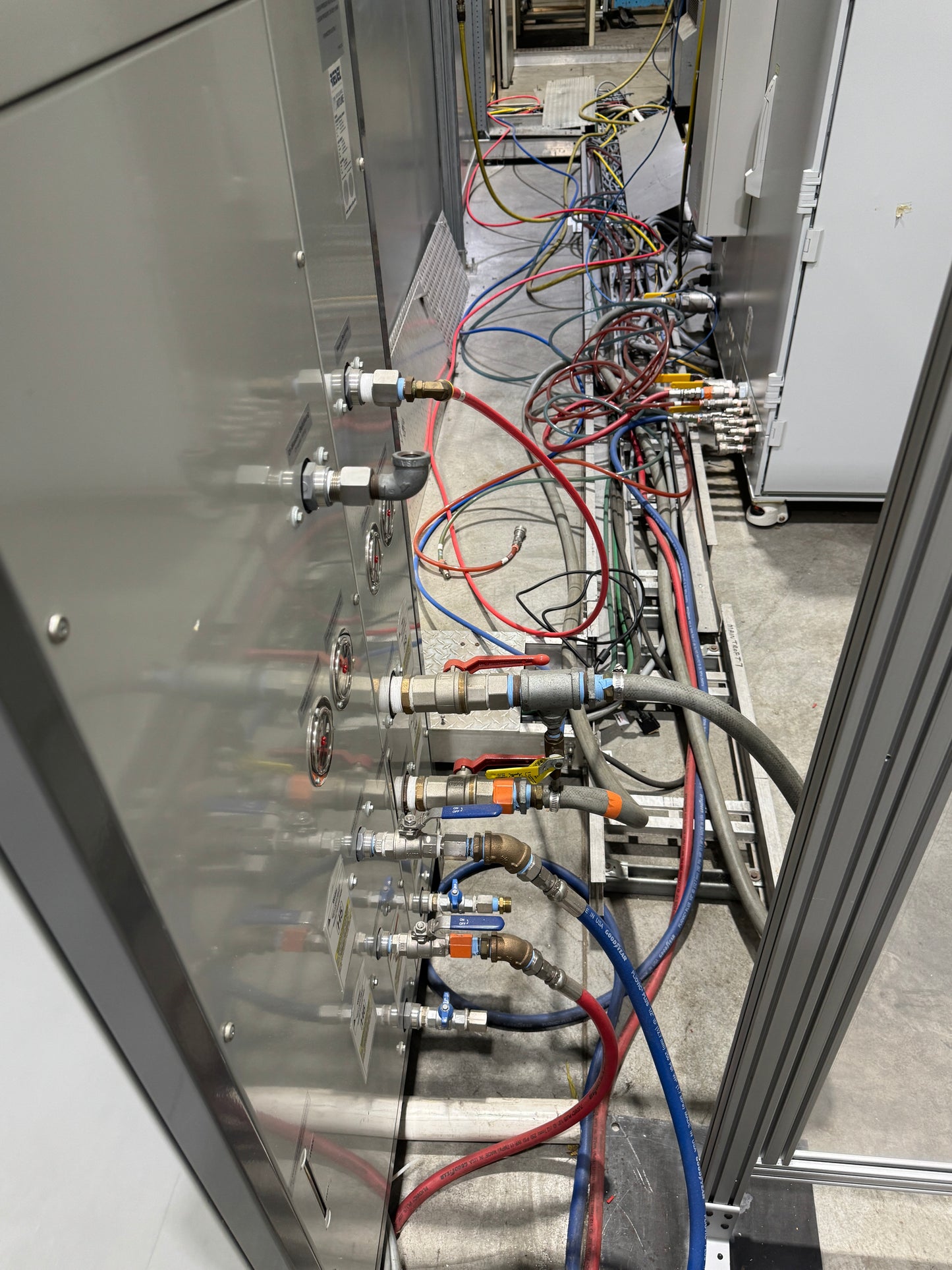 ABB LASER WELDING ROBOT SYSTEM IRB-6600-M-2004 + IPG LASER YLS-15000 -