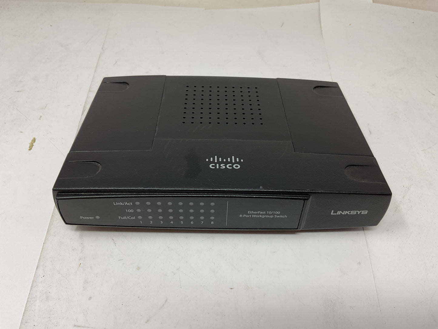 LINKSYS ETHERFAST 10/100 8-PORT WORKGROUP SWITCH EZXS88W- PREOWNED