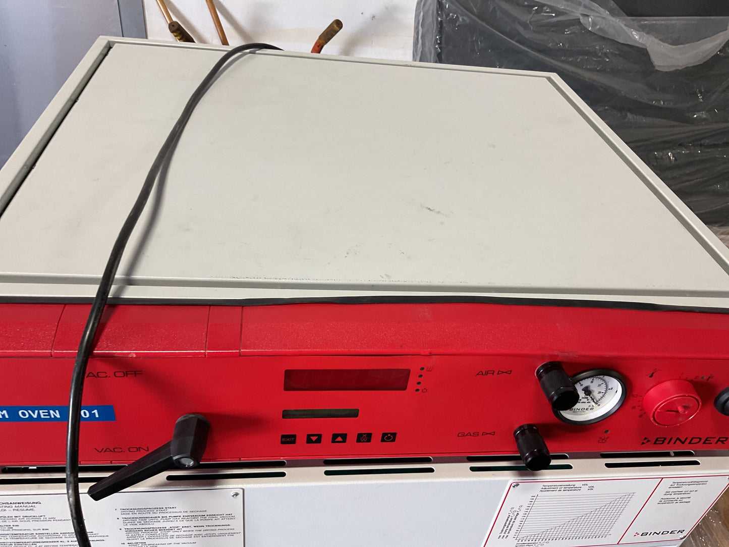 BINDER VACUUM OVEN VDL-115 -PREOWNED DAMAGED