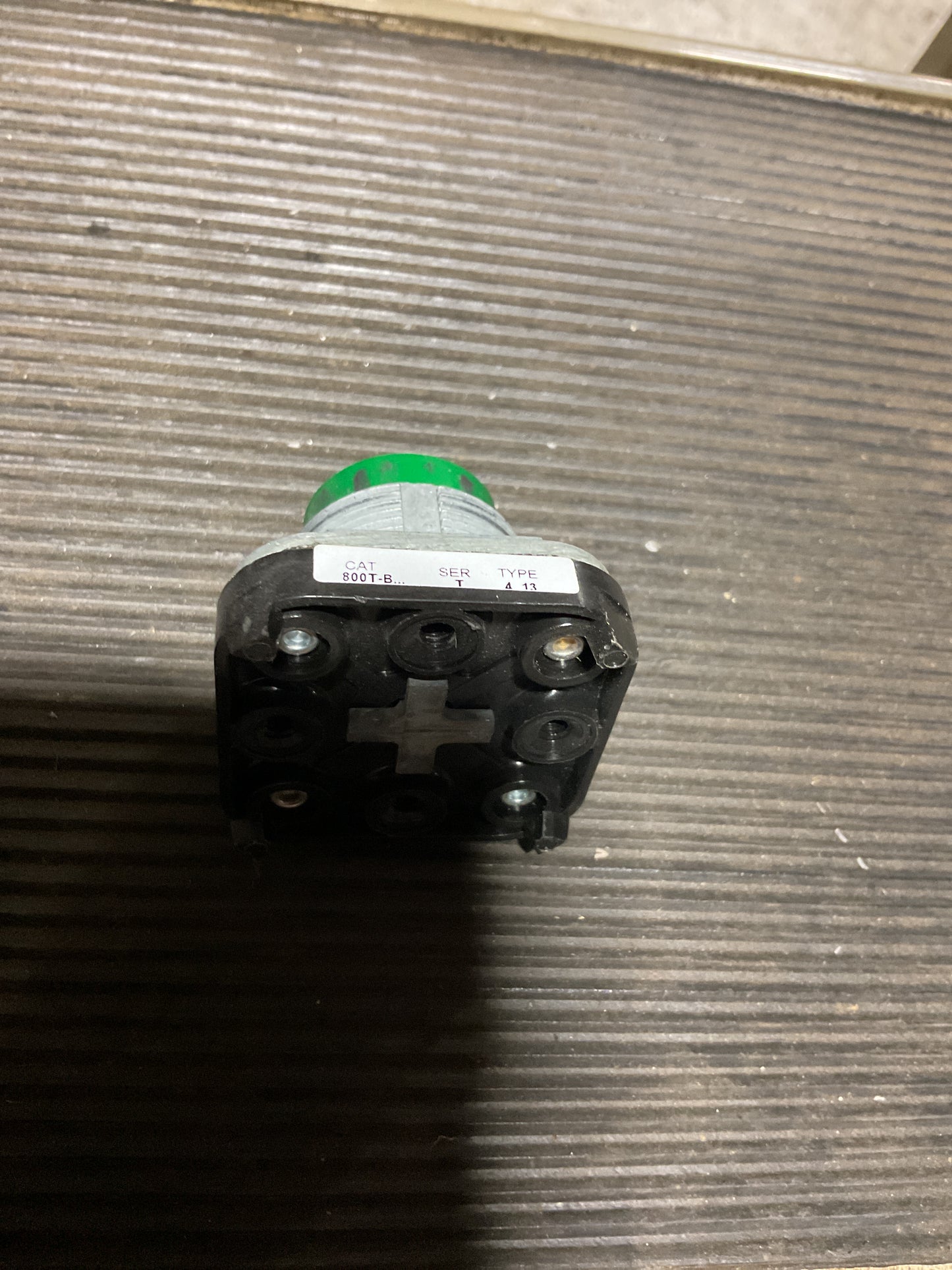 AB ALLEN BRADLEY 800T-B GREEN PUSH BUTTON -NOS