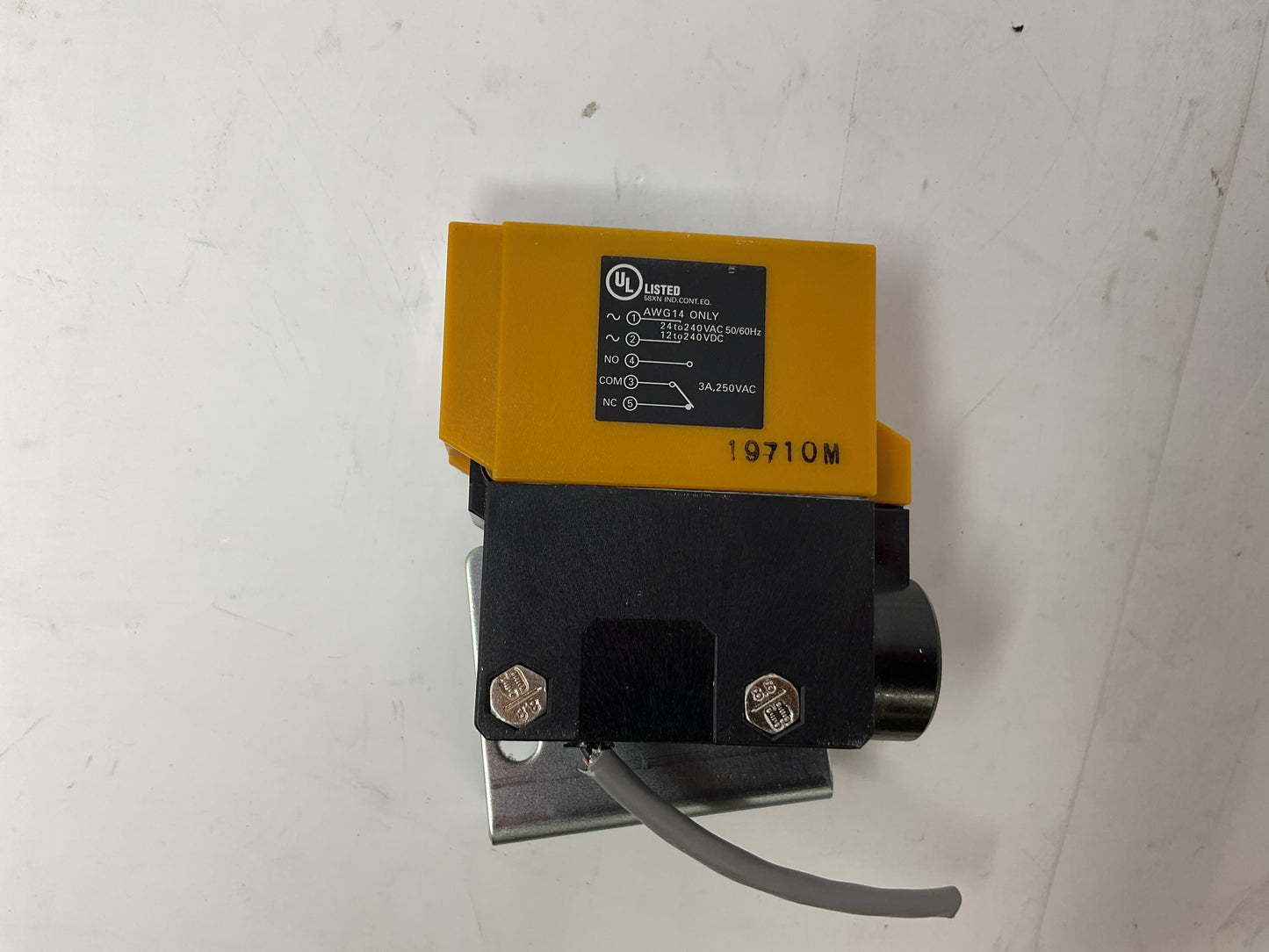 OMRON PHOTOELECTRIC SWITCH E3A2-DS70M4T -PREOWNED