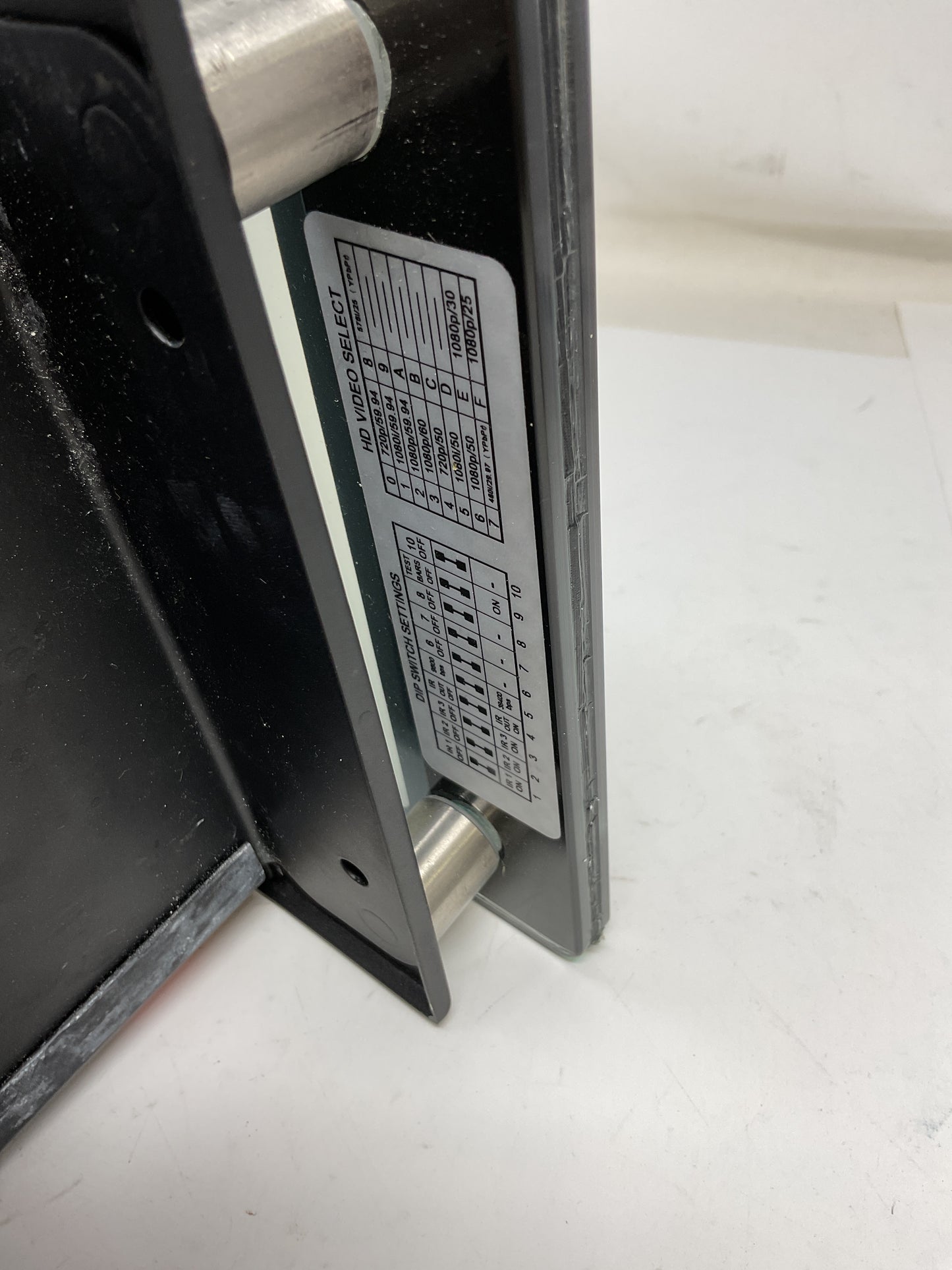 VADDIO REVEAL IN-WALL PTZ SURVEILLANCE CAMERA 998-6925-000 - PREOWNED