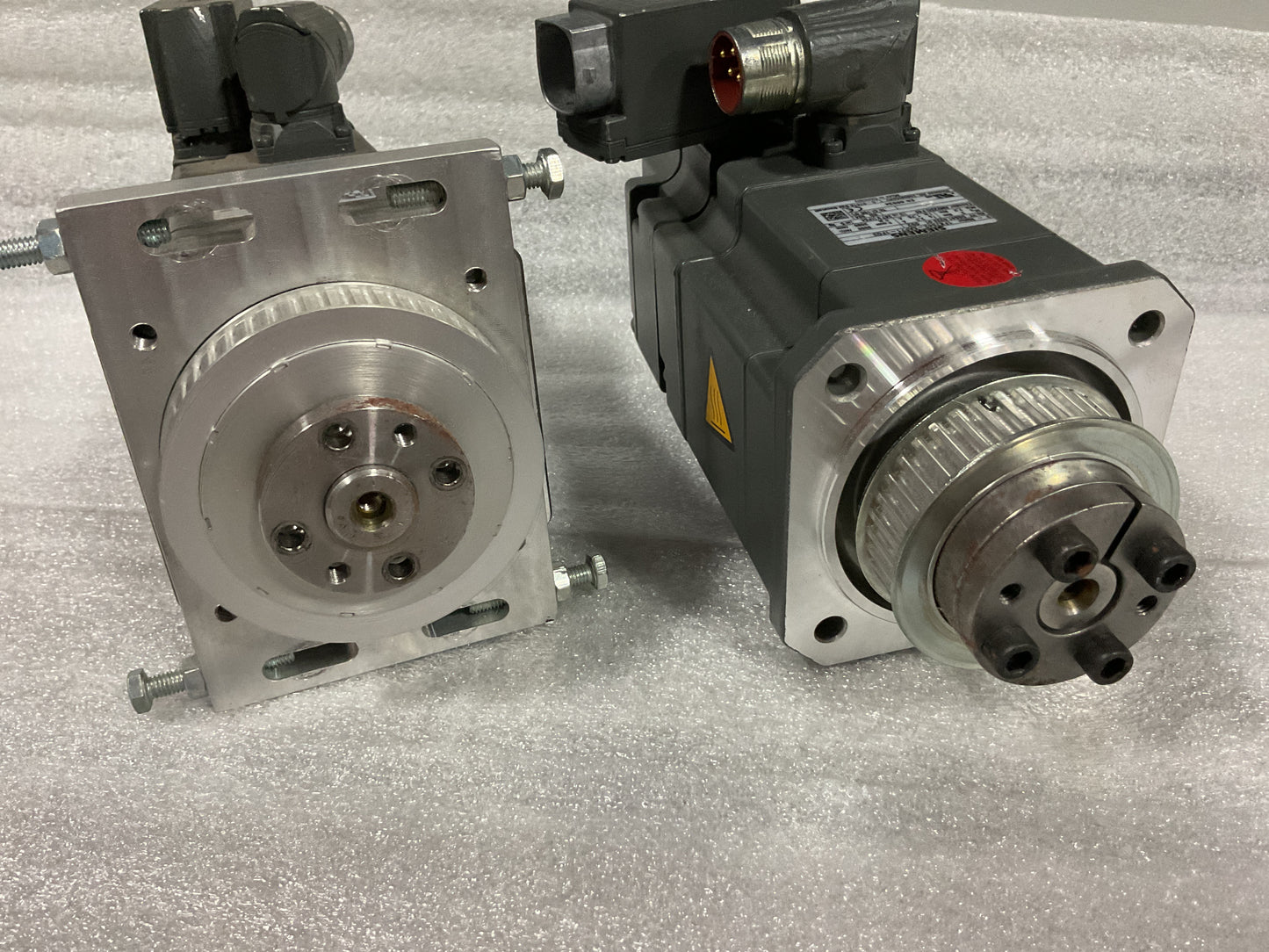 SIEMENS MOTOR 1FK7042-5AF71-1FG3 -PREOWNED