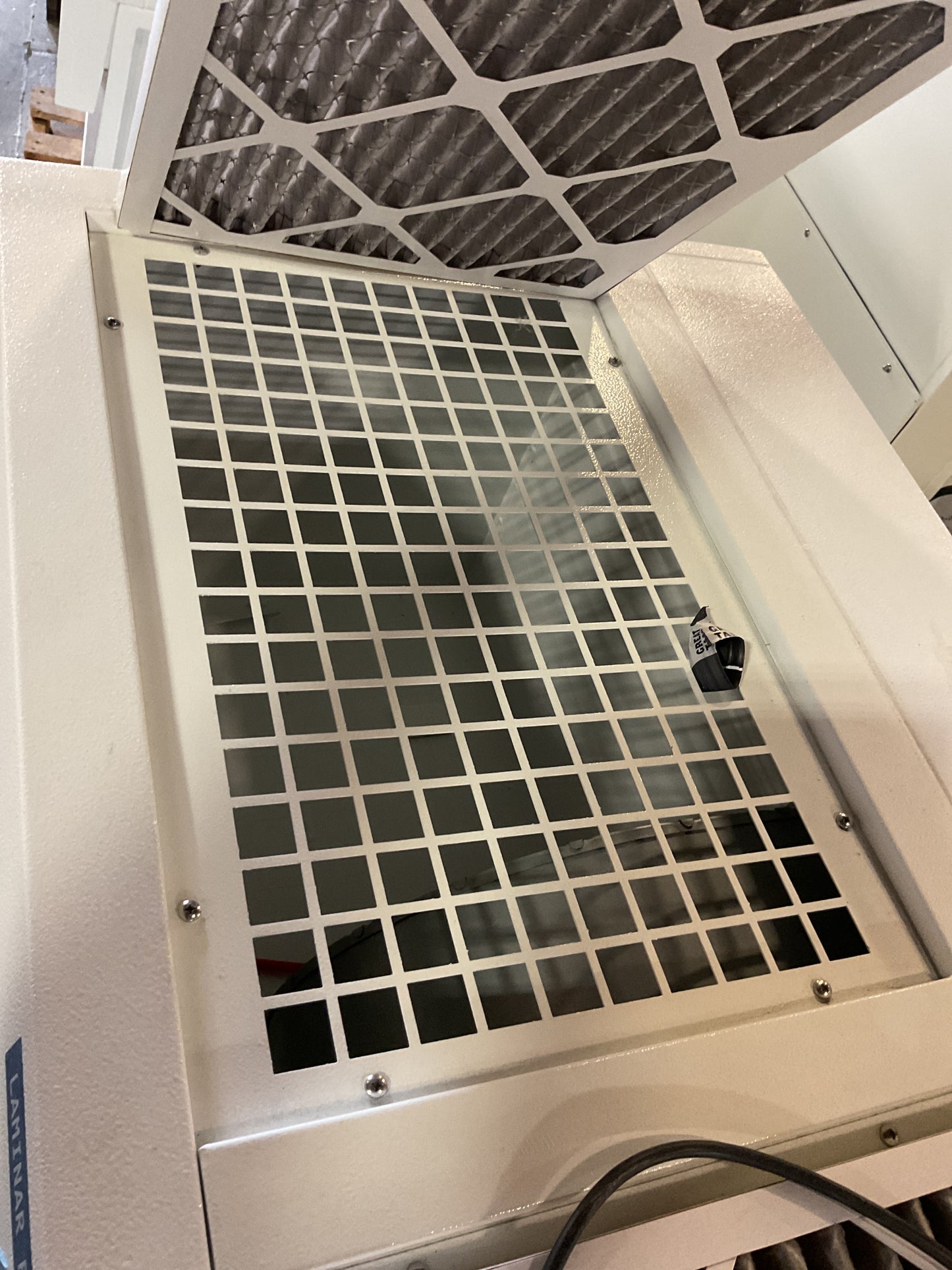 AIR SCIENCE LF SERIES LAMINAR FLOW HOOD HLF-48 #5 -PREOWNED