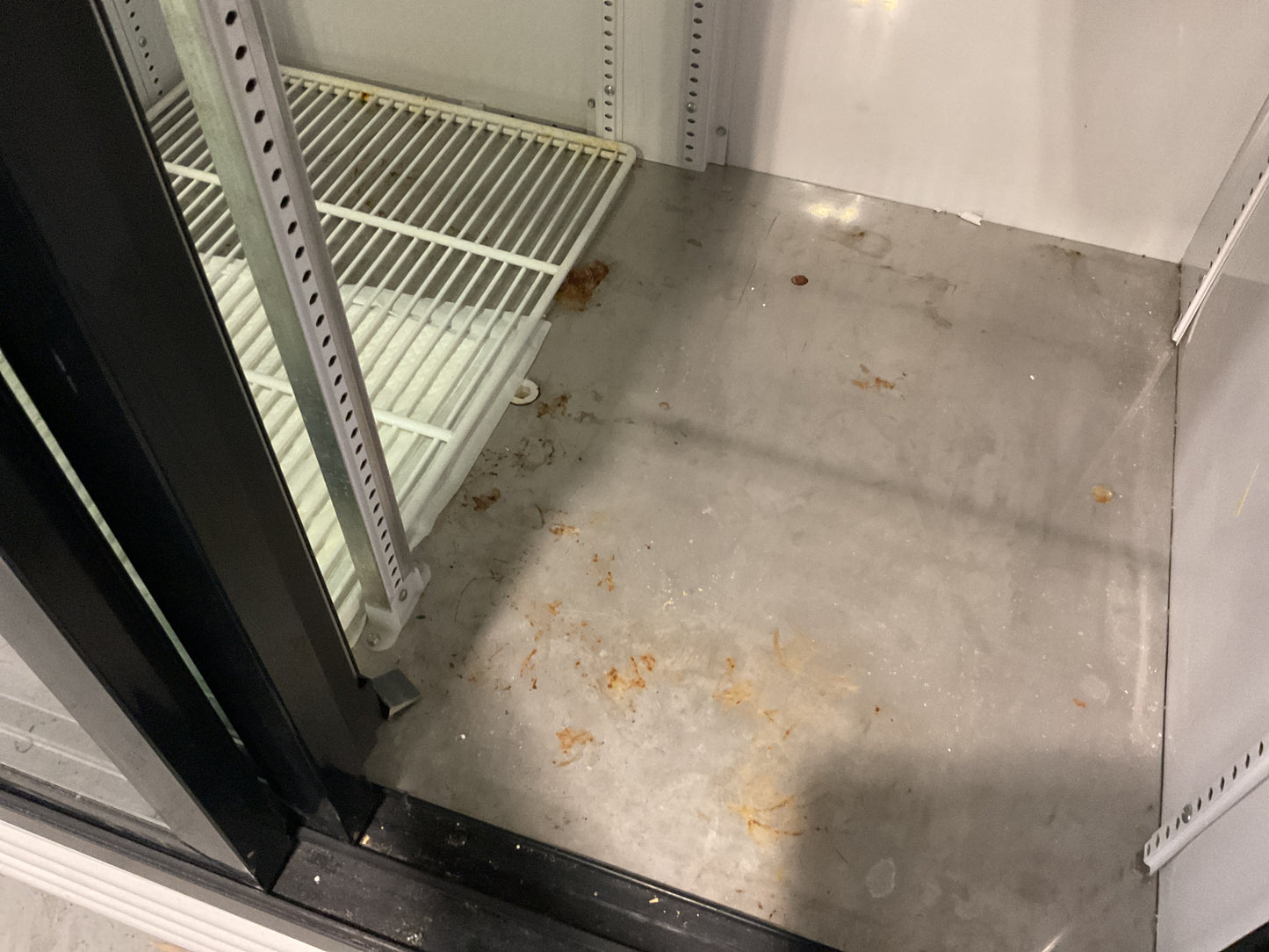 TRUE ARCTICTEMP CHEMICAL REFRIGERATOR GDM-33-HC-LD-WHT - PREOWNED
