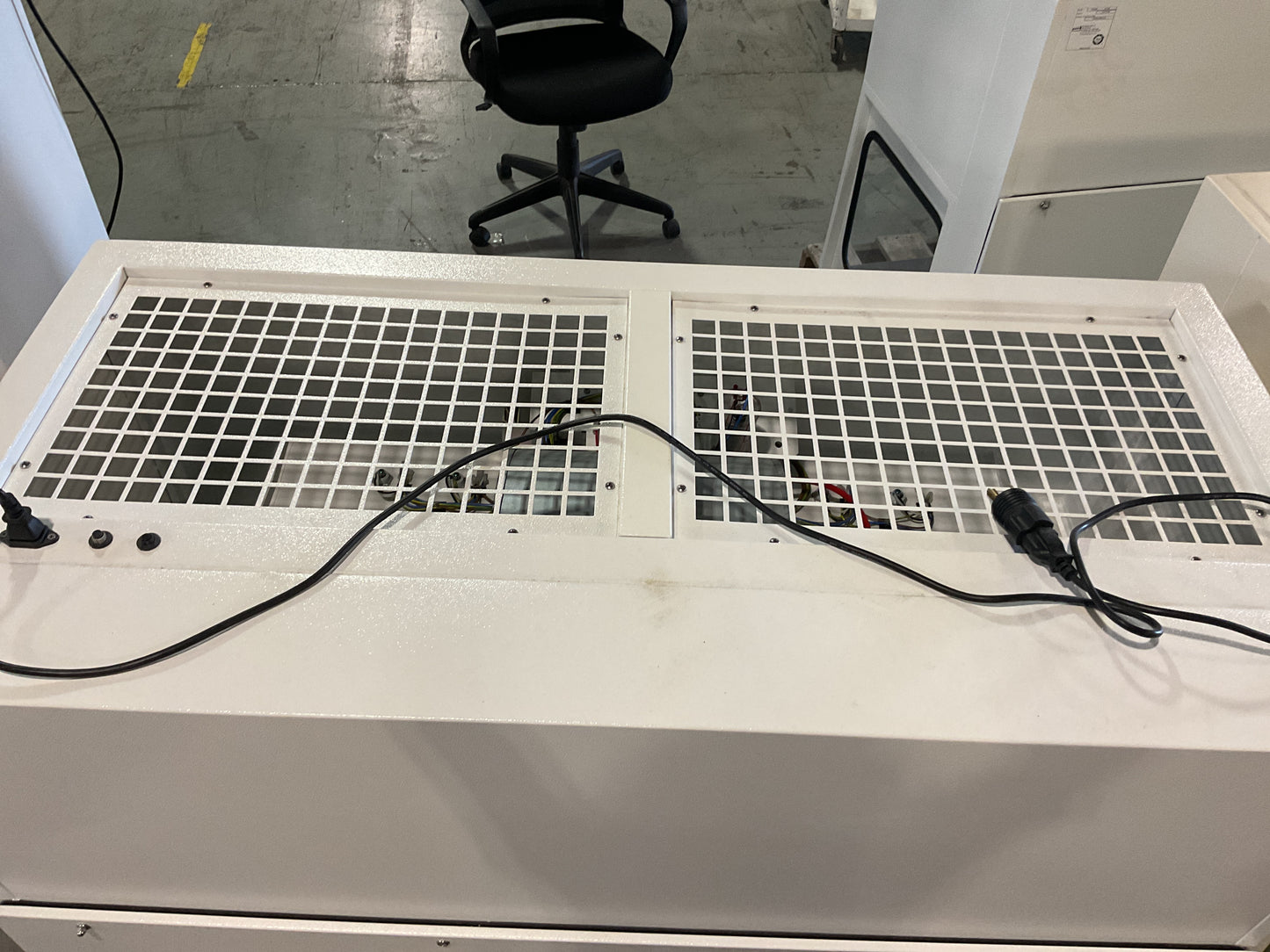 AIR SCIENCE LF SERIES LAMINAR FLOW HOOD HLF-48 #3 -PREOWNED