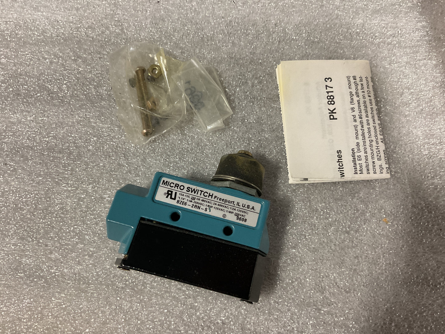 HONEYWELL MICROSWITCH BZE6-2RN-S -NOS