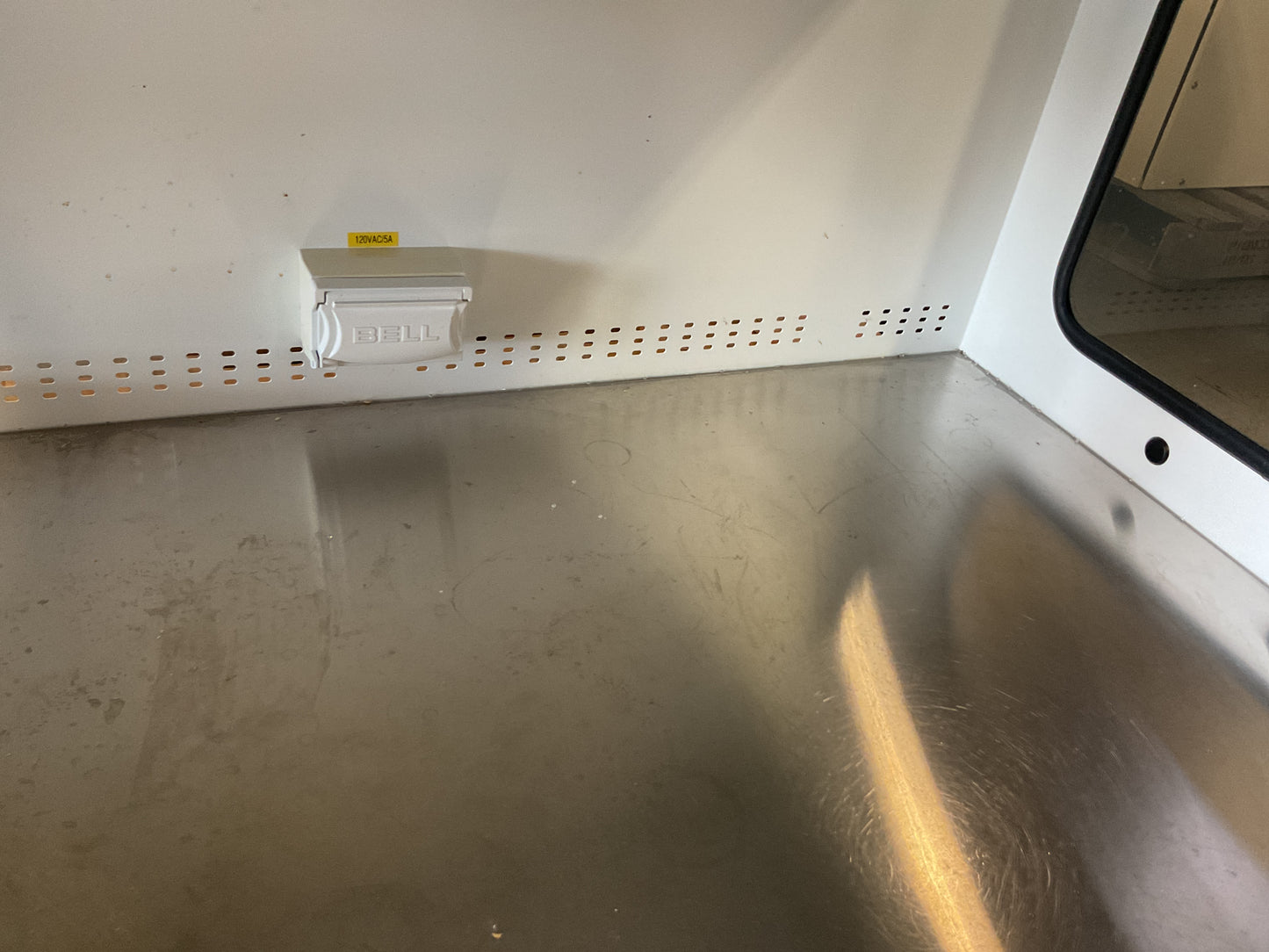 AIR SCIENCE LF SERIES LAMINAR FLOW HOOD VLF-48 #10 -PREOWNED