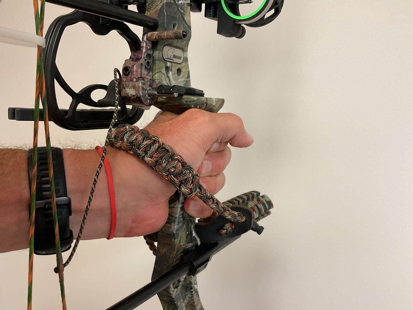 BEAR REALTREE HUNTING BOW W/FULL SETUP - NEW