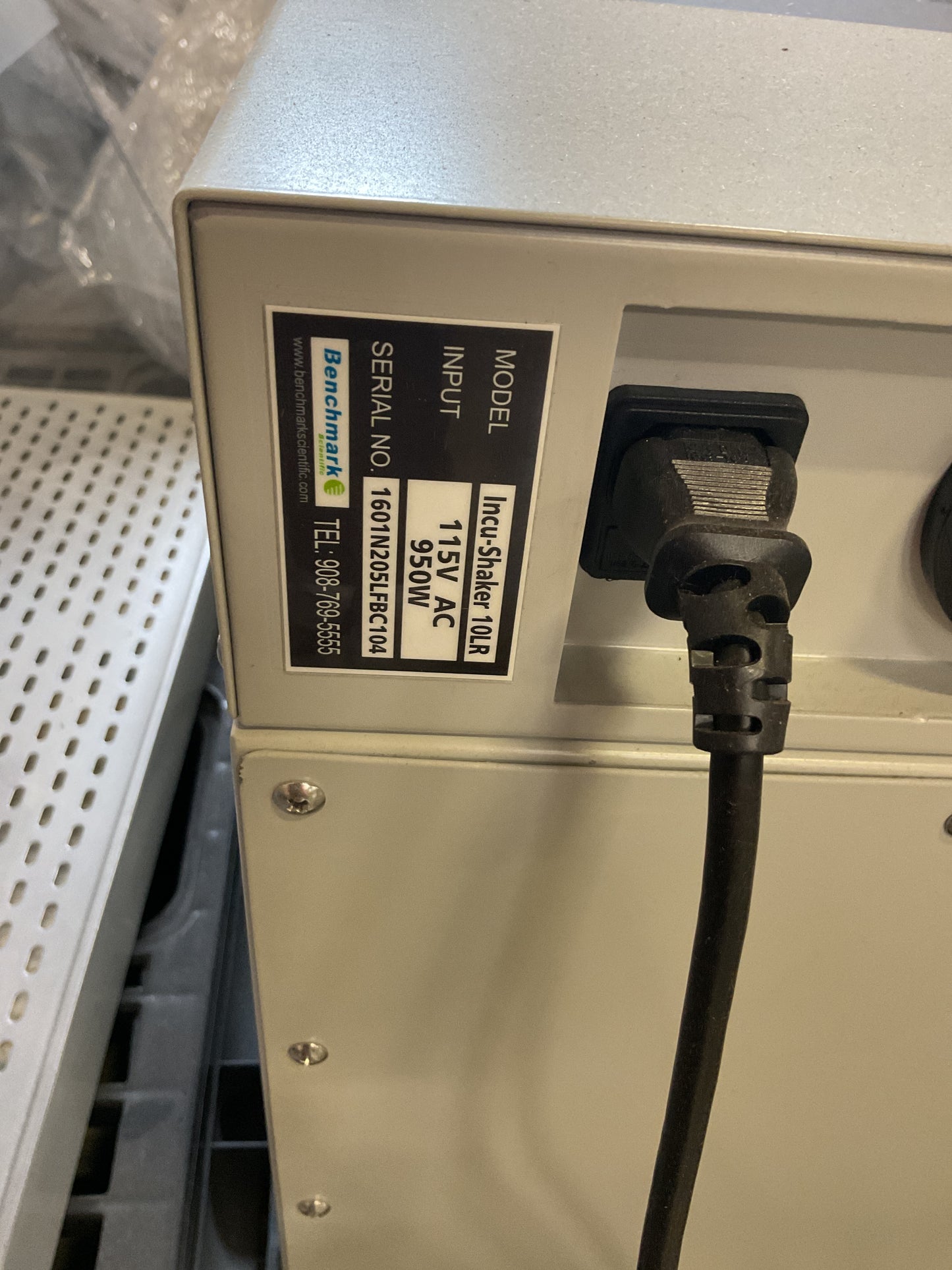 BENCHMARK INCU-SHAKER 10LR -PREOWNED
