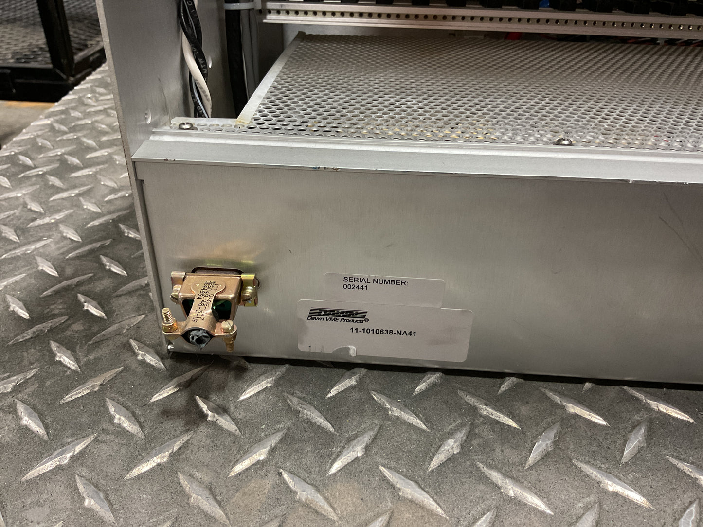 DAWN VME PRODUCTS CHASSIS RACK + CNC MOTHERBOARD CIRCUIT BOARD 11-1010638-NA41 -PREOWNED