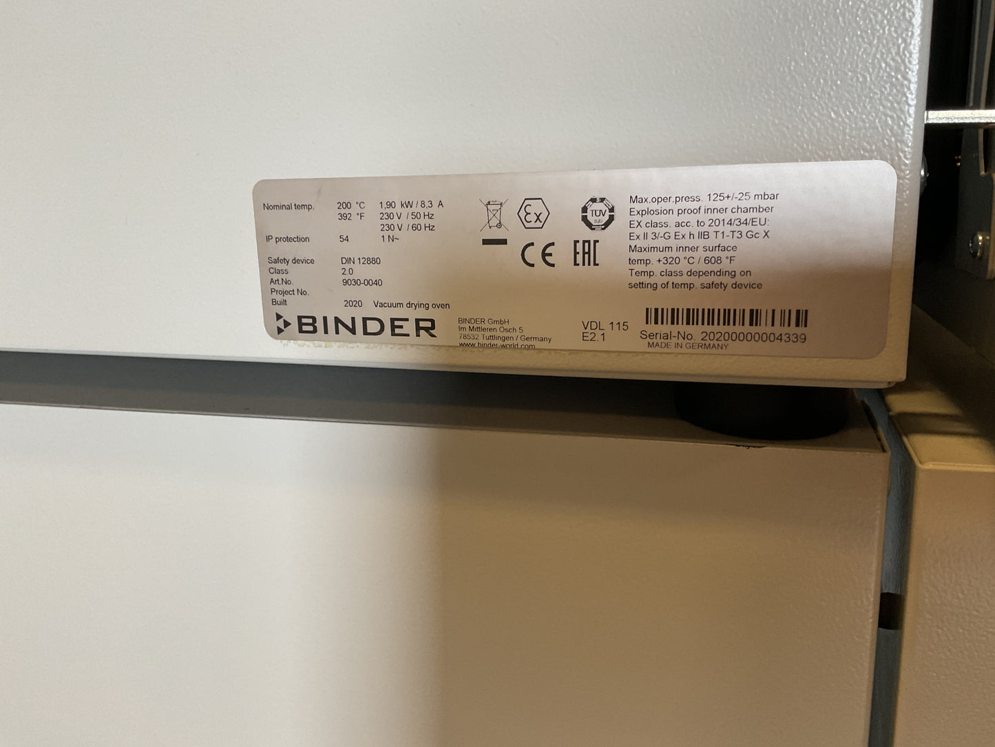 BINDER VACUUM OVEN VDL-115 -PREOWNED DAMAGED