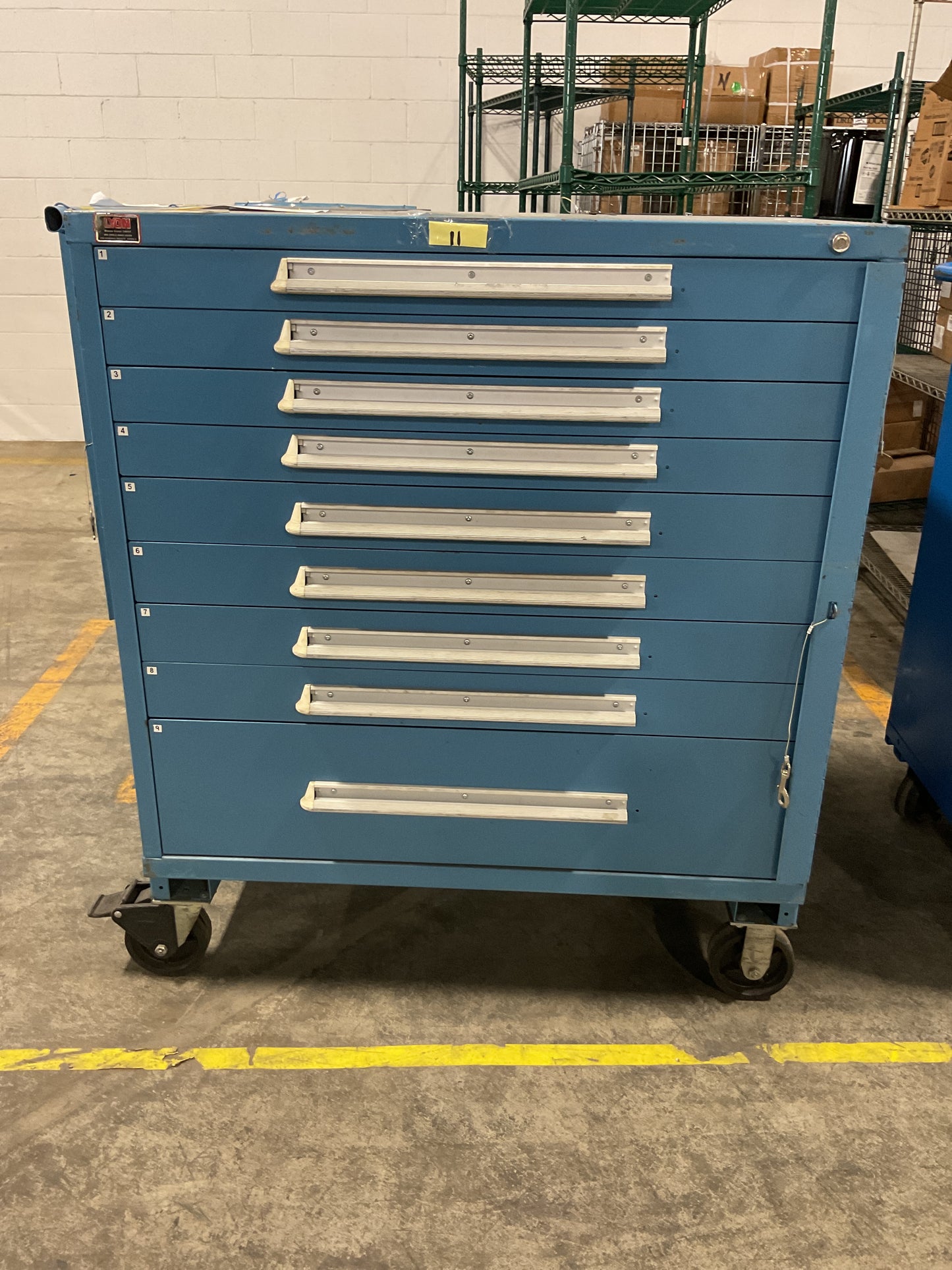 LYON WHEELED STORAGE CABINET TOOL BOX 9-DRAWER 45 X 28 X 50 STEEL BLUE USED 61