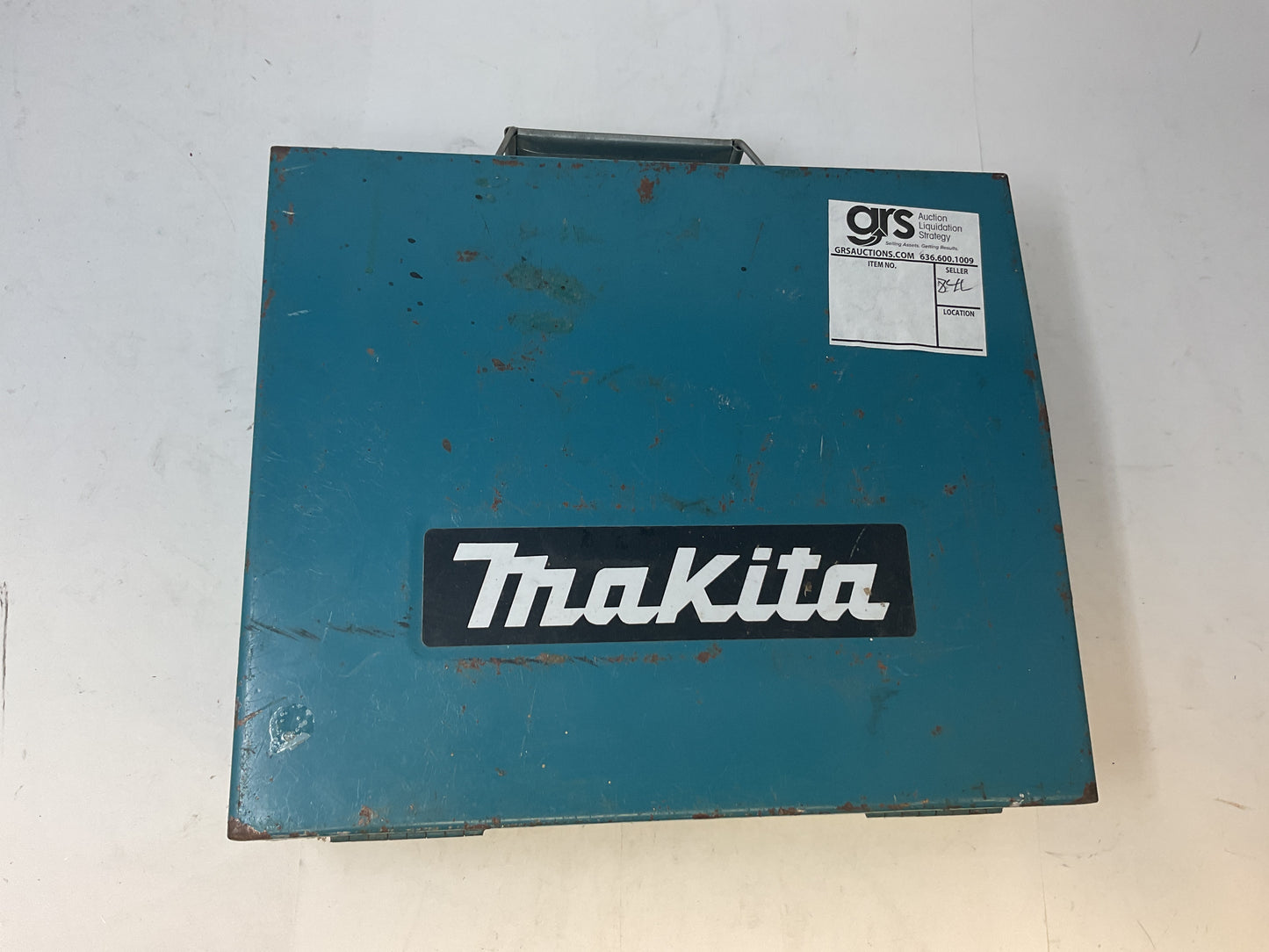 VINTAGE MAKITA CORDLESS DRILL 6093D IN METAL CASE W/ BATTERIES AND CHARGER - PREOWNED
