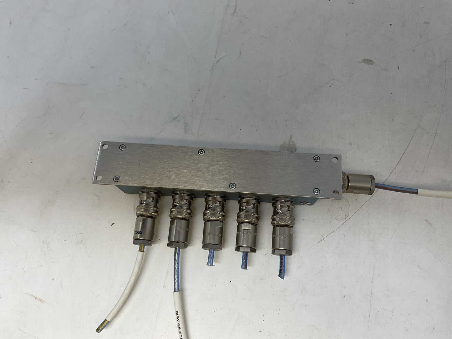 MILESTEK 5-STUB BUS COUPLER 90-50205 PREOWNED