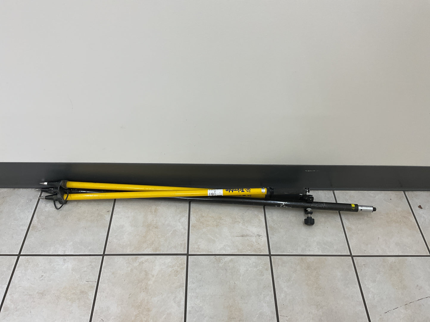 TRIMBLE SEILER TRIPOD FOR DIGITAL POSITIONING SYSTEMS TABLET - PREOWNED