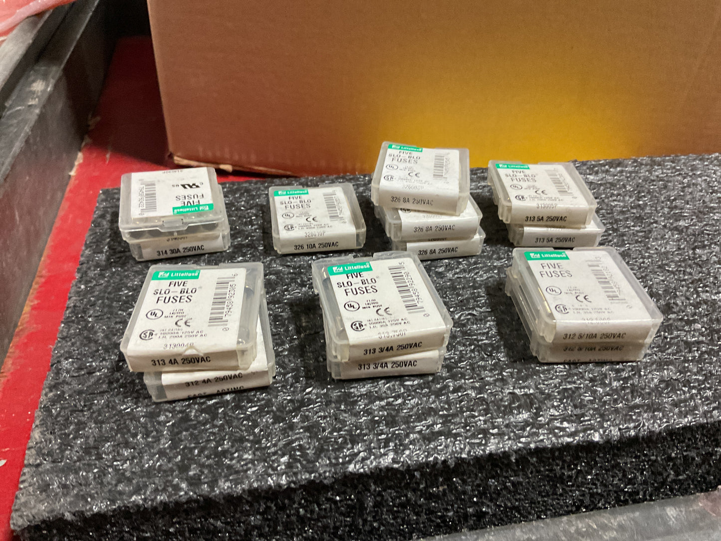 LITTELFUSE FIVE SLO-BLO FUSES MIXED LOT, MIXED AMPS - 250VAC - NEW