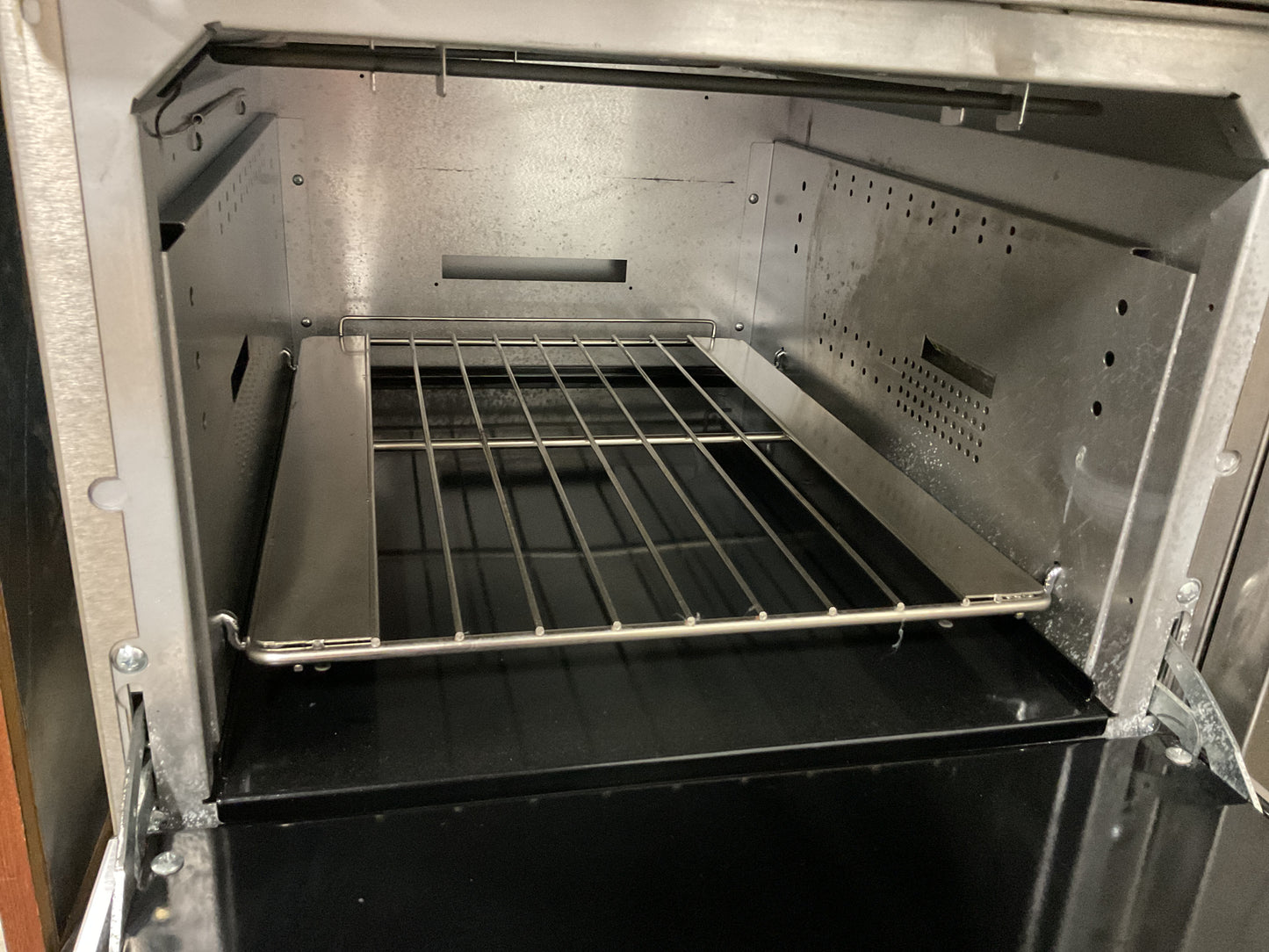 VULCAN ELECTRIC 60" RANGE 10 FRENCH PLATES W/ 2 OVENS EV60SS-10FP480- PREOWNED