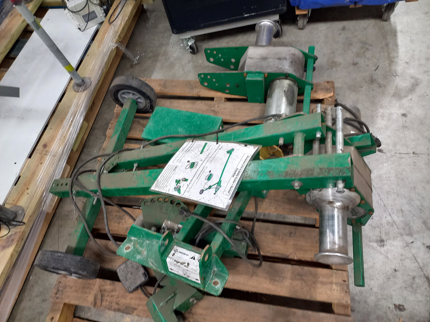 GREENLEE 4000 LB CABLE PULLER UT4 - PREOWNED