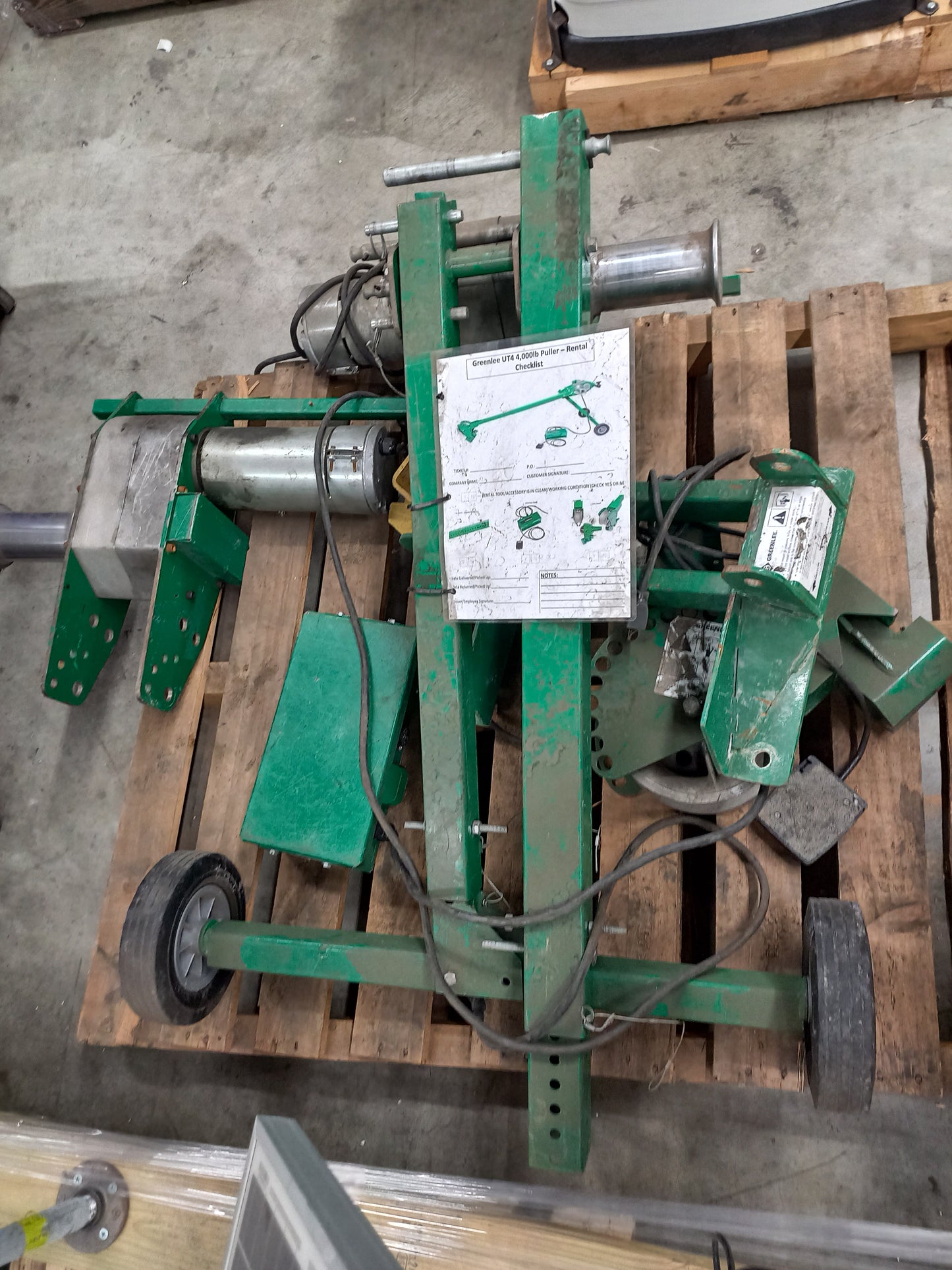 GREENLEE 4000 LB CABLE PULLER UT4 - PREOWNED