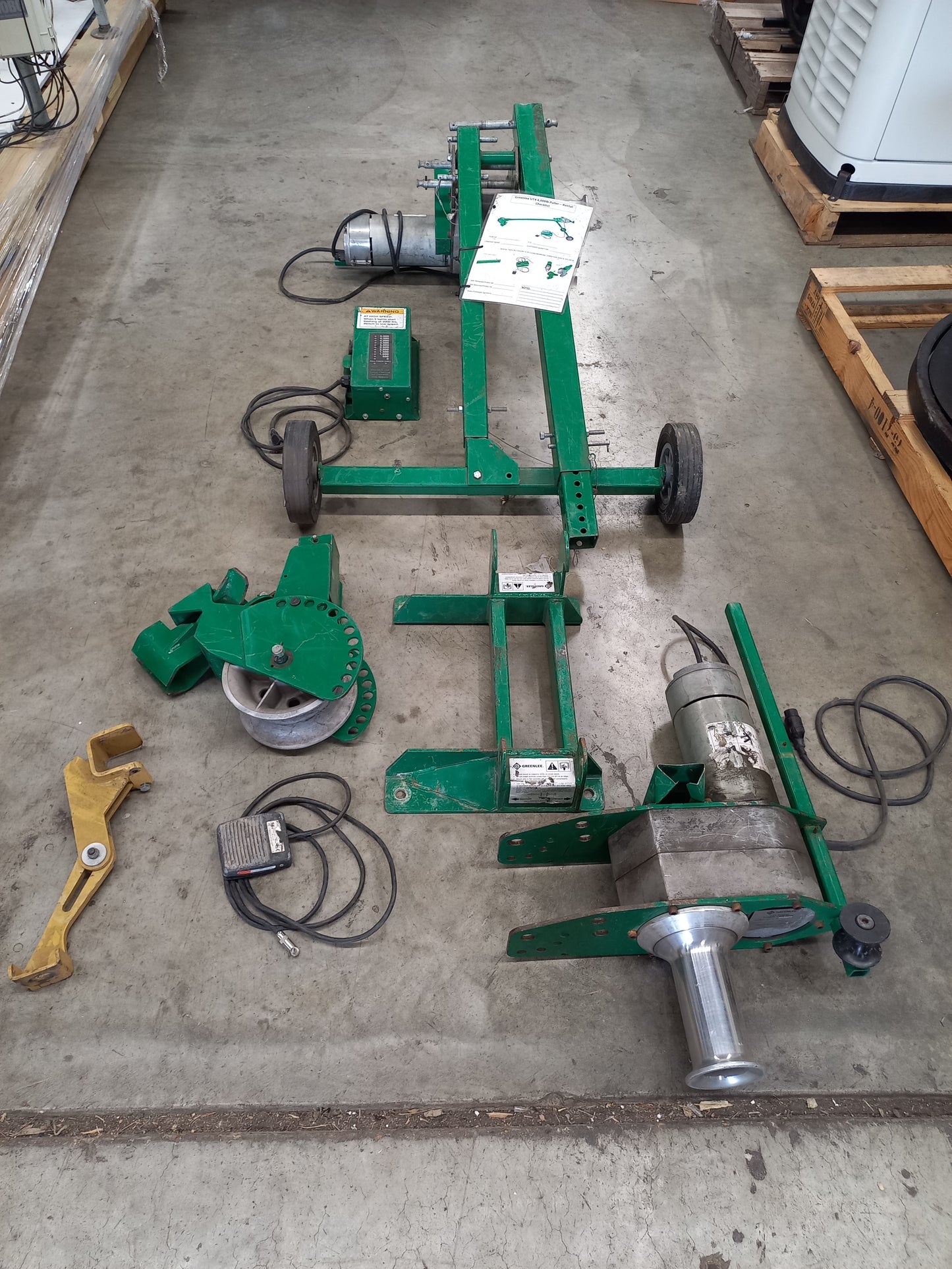 GREENLEE 4000 LB CABLE PULLER UT4 - PREOWNED