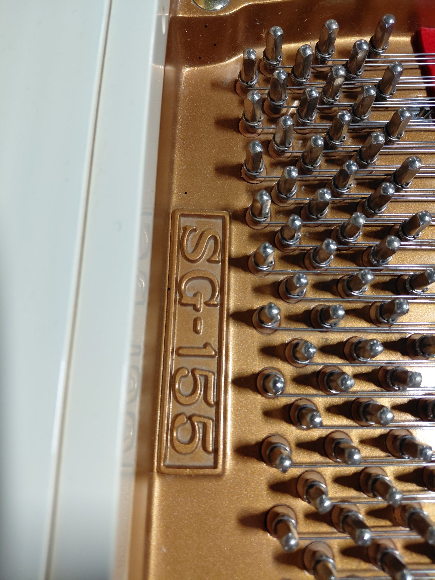 SAMICK BABY GRAND PIANO SG-155 CREAM/GOLD - PREOWNED