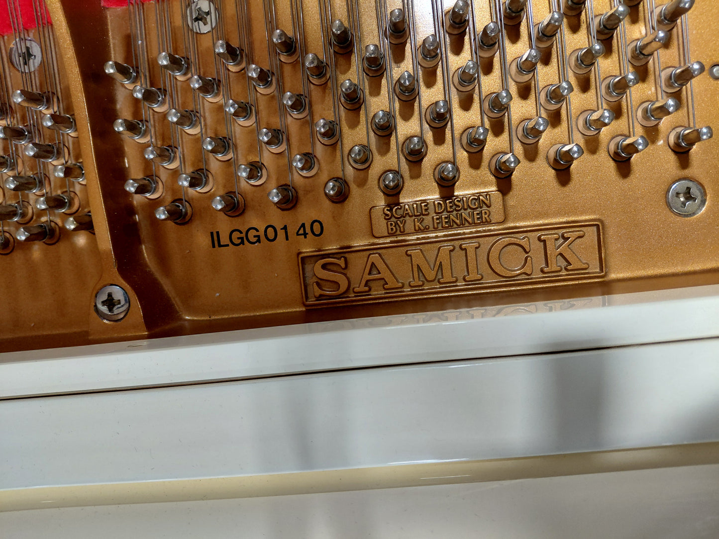 SAMICK BABY GRAND PIANO SG-155 CREAM/GOLD - PREOWNED