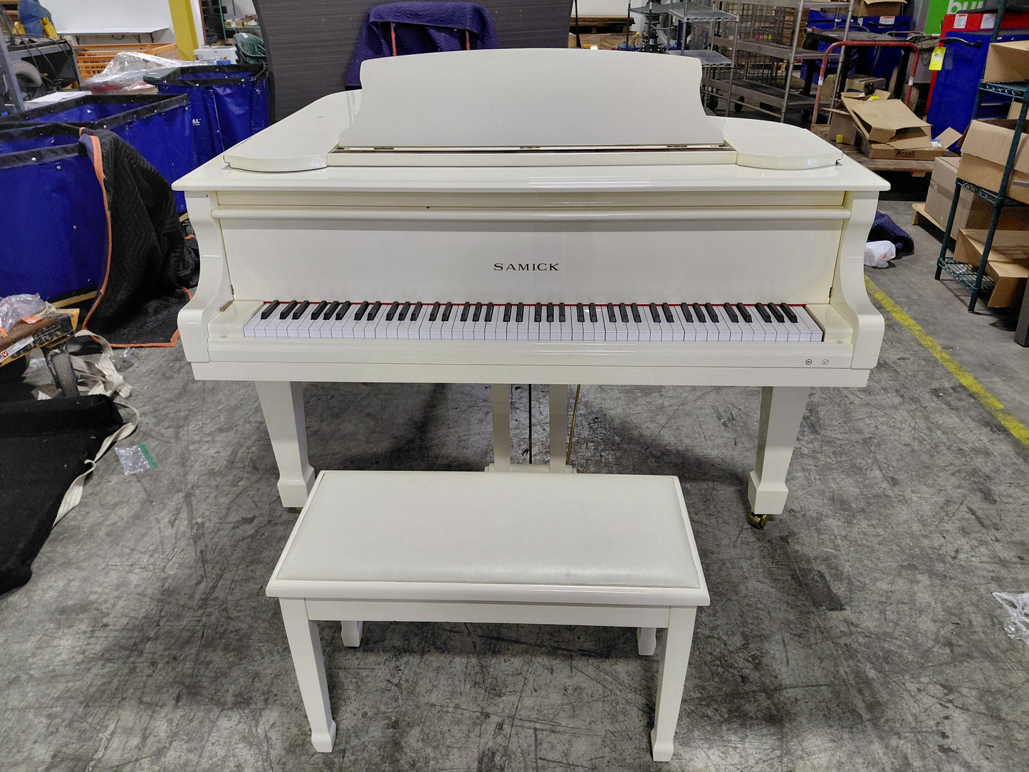 SAMICK BABY GRAND PIANO SG-155 CREAM/GOLD - PREOWNED