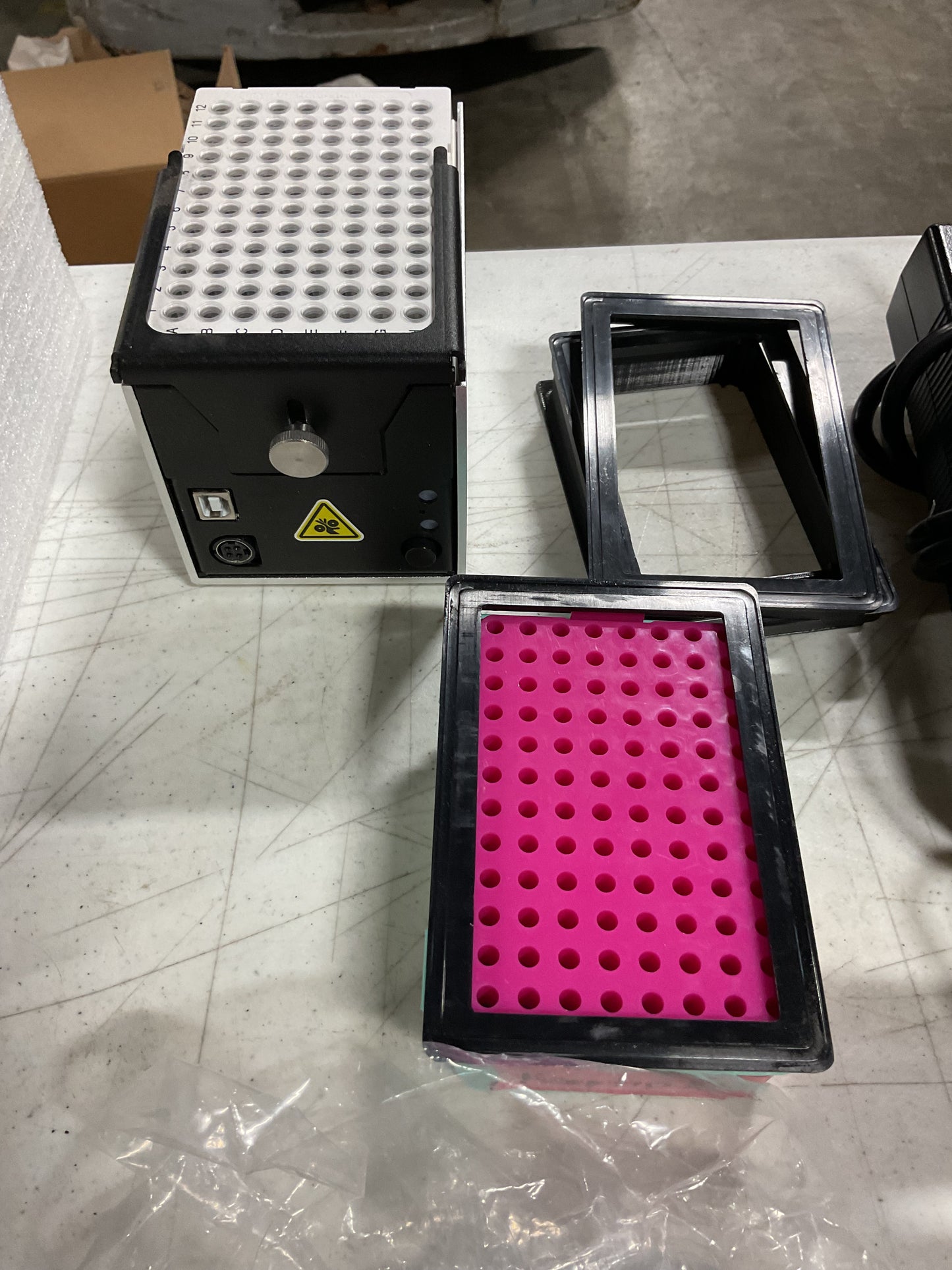 OPENTRONS LIQUID HANDLING PIPPETING ROBOT OT2 - NEW