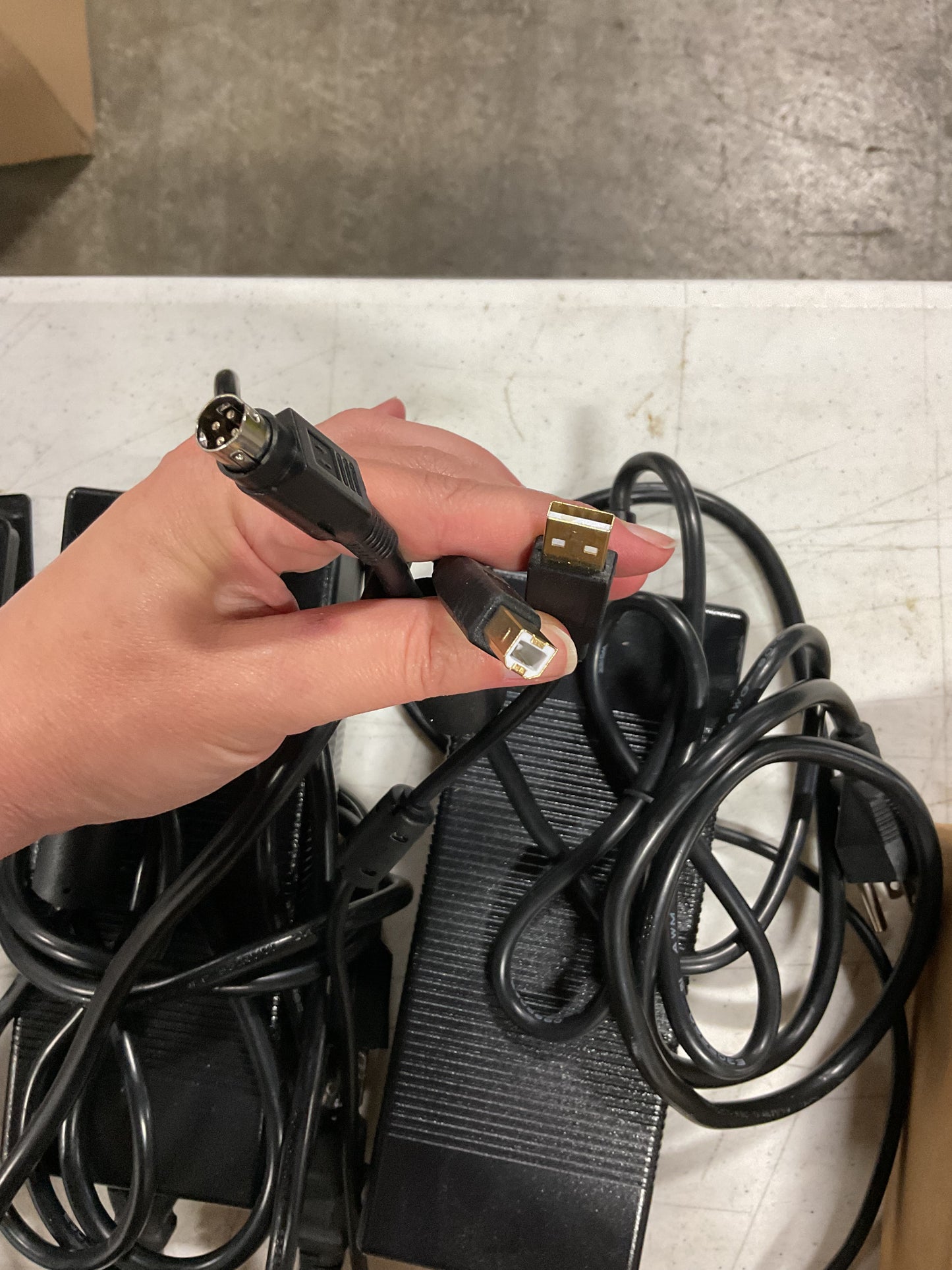 OPENTRONS LIQUID HANDLING PIPPETING ROBOT OT2 - NEW