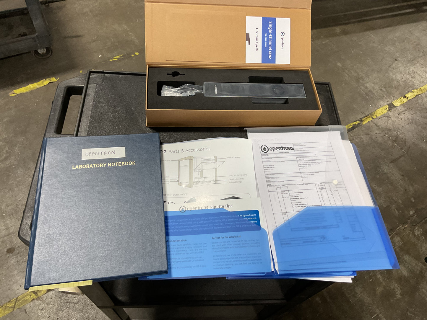 OPENTRONS LIQUID HANDLING PIPPETING ROBOT OT2 - NEW