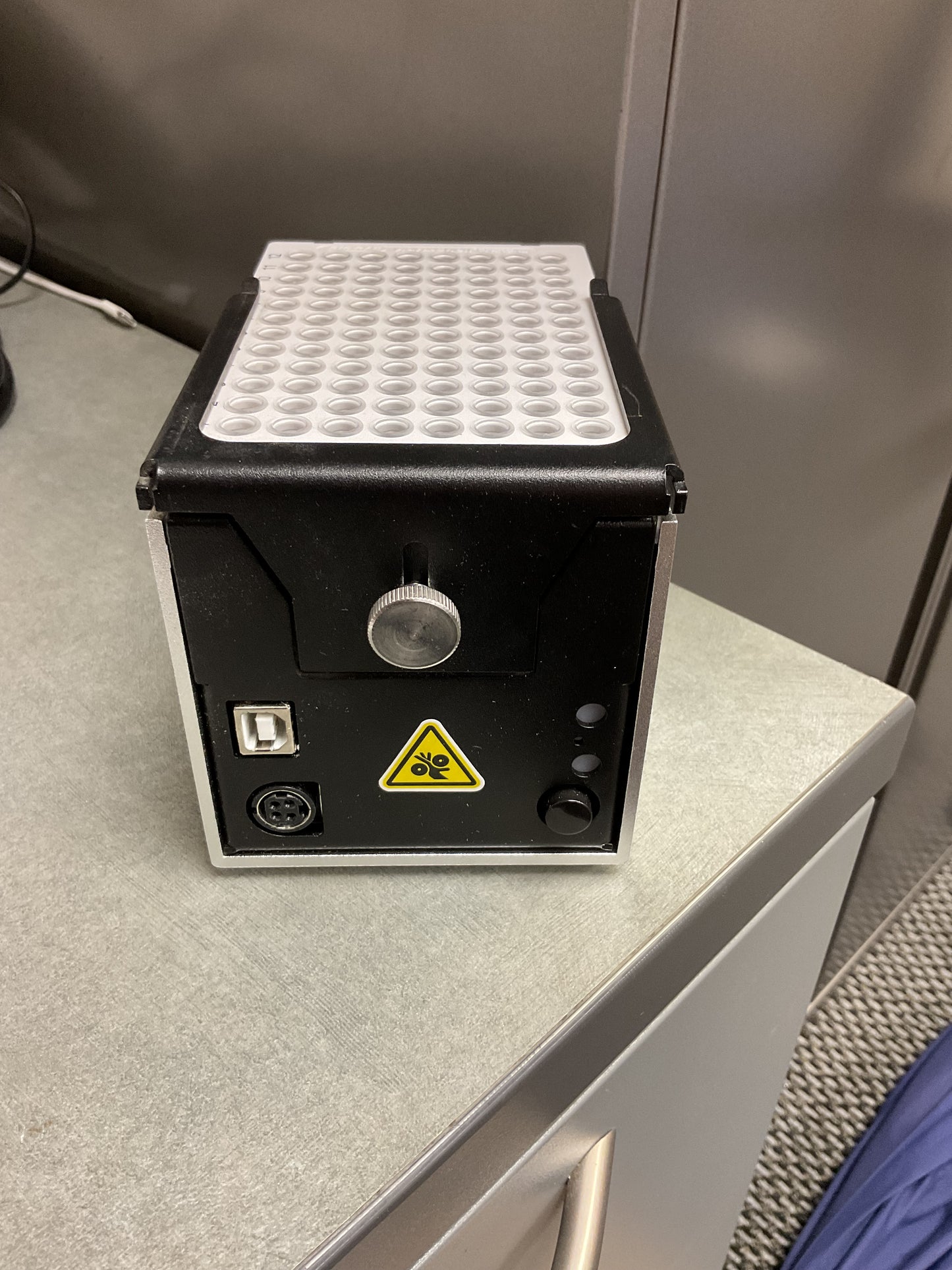 OPENTRONS LIQUID HANDLING PIPPETING ROBOT OT2 - NEW