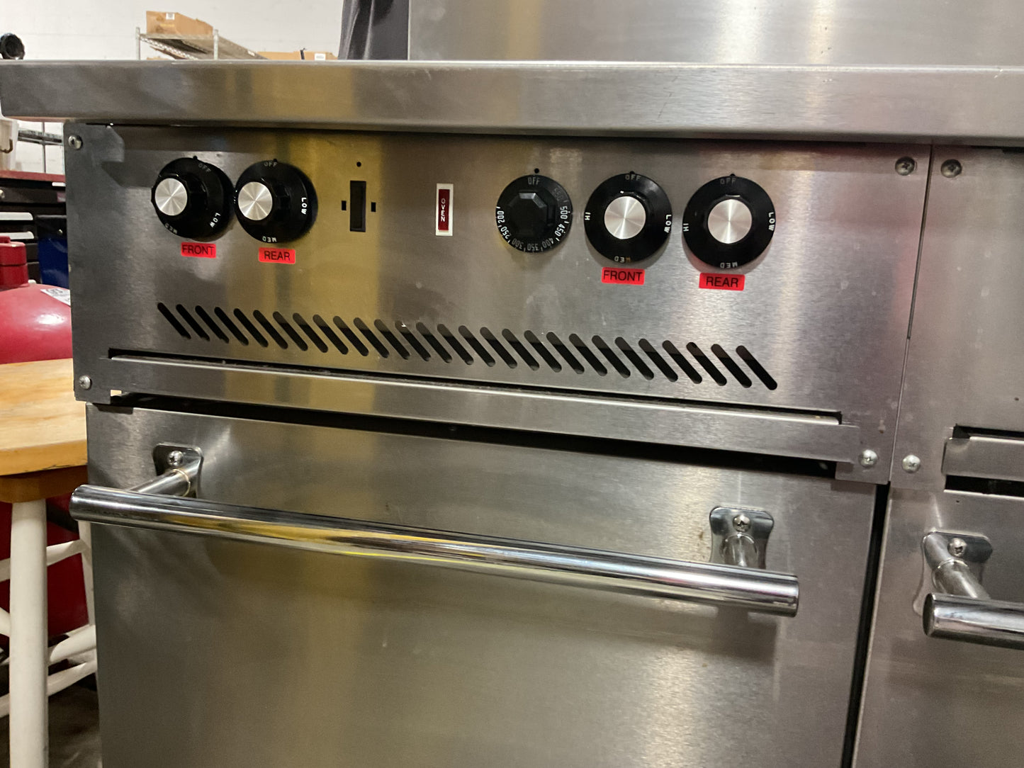 VULCAN ELECTRIC 60" RANGE 10 FRENCH PLATES W/ 2 OVENS EV60SS-10FP480- PREOWNED