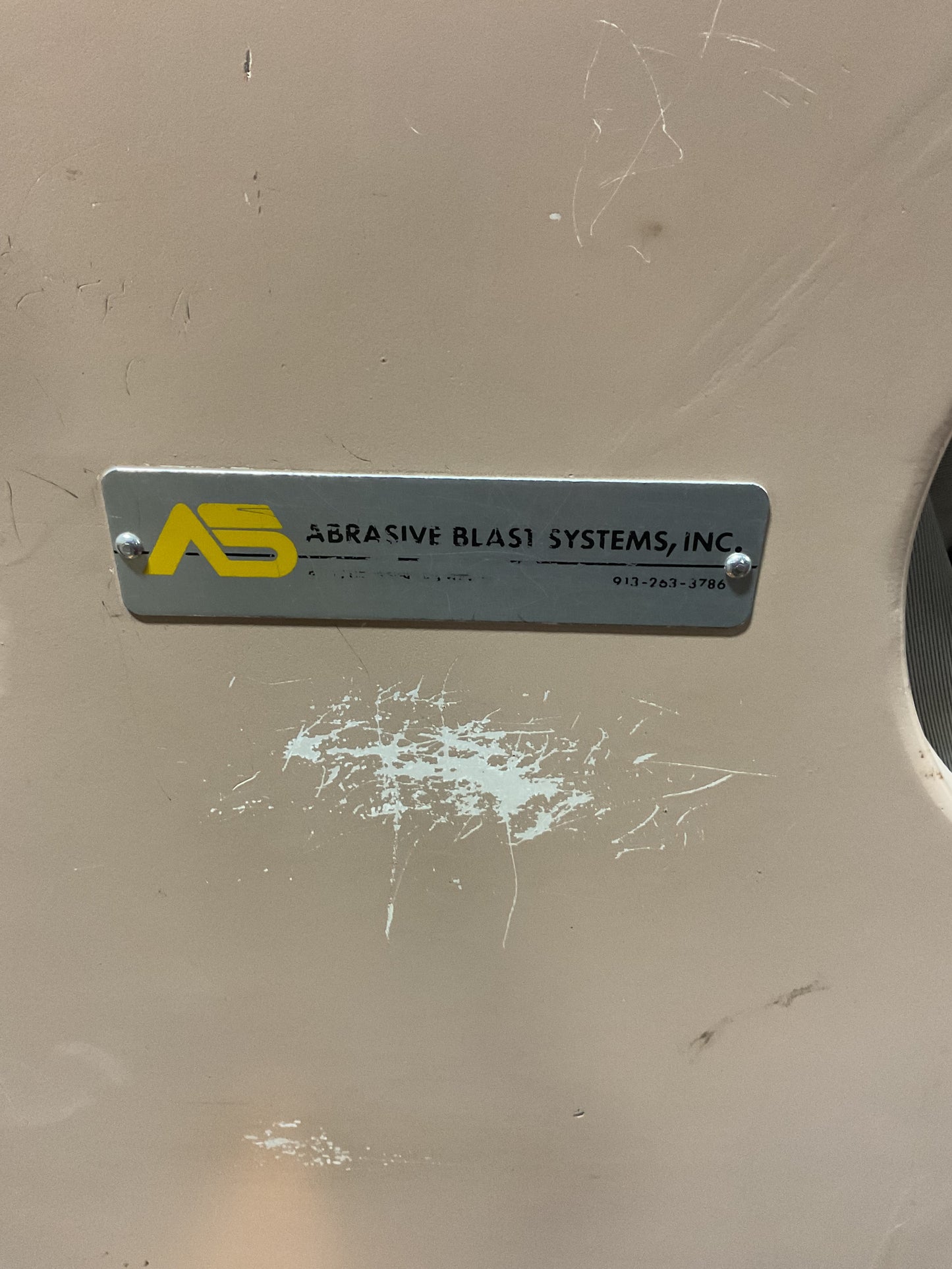 ABRASIVE BLAST SYSTEMS CABINET MACHINE 370501 - PREOWNED