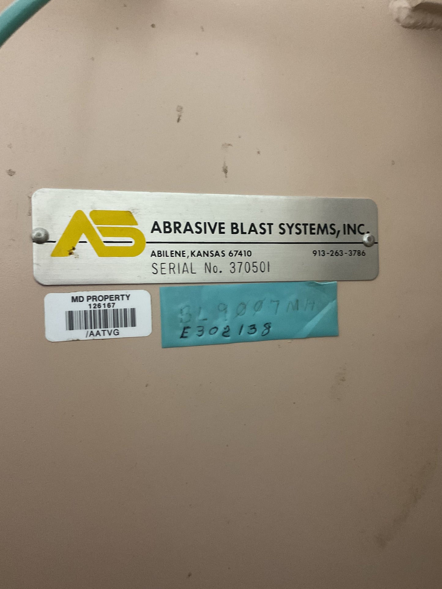 ABRASIVE BLAST SYSTEMS CABINET MACHINE 370501 - PREOWNED