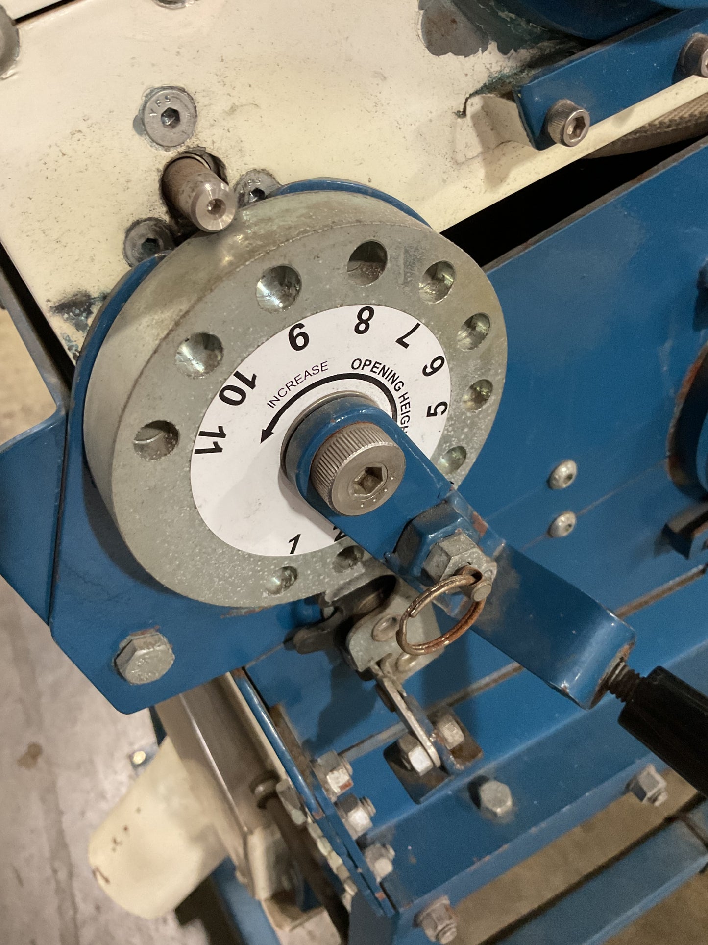 ALMACO MAIZER SMALL BATCH WHOLE EAR CORN SHELLER MAZ - PREOWNED