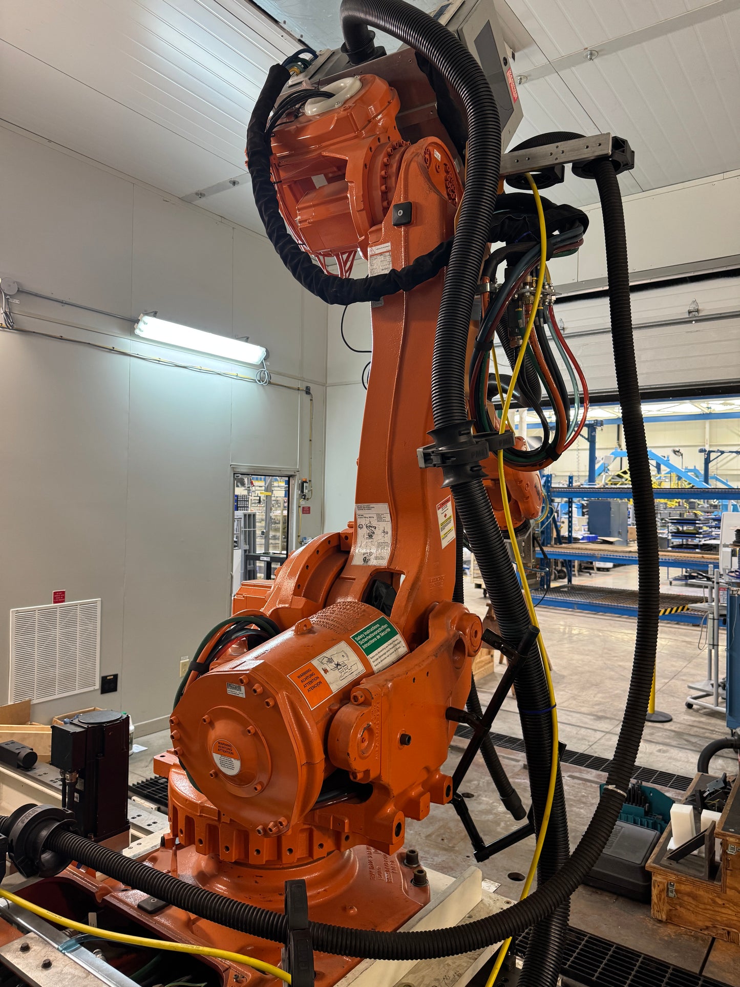 ABB LASER WELDING ROBOT SYSTEM IRB-6600-M-2004 + IPG LASER YLS-15000 -