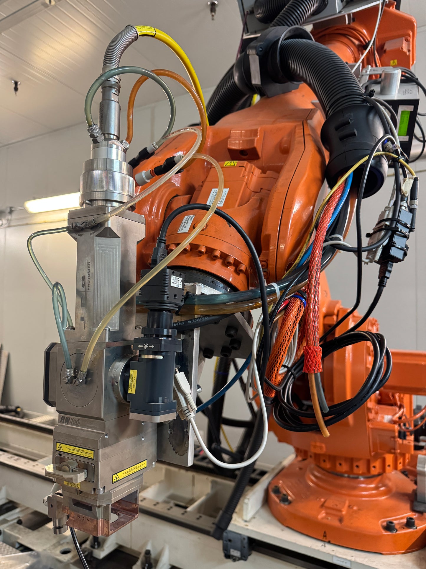 ABB LASER WELDING ROBOT SYSTEM IRB-6600-M-2004 + IPG LASER YLS-15000 -