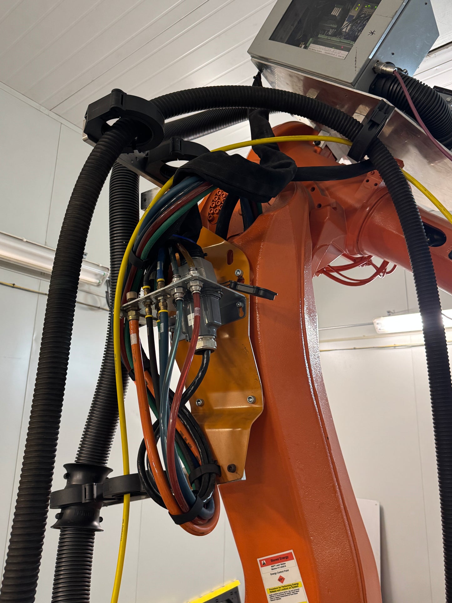 ABB LASER WELDING ROBOT SYSTEM IRB-6600-M-2004 + IPG LASER YLS-15000 -