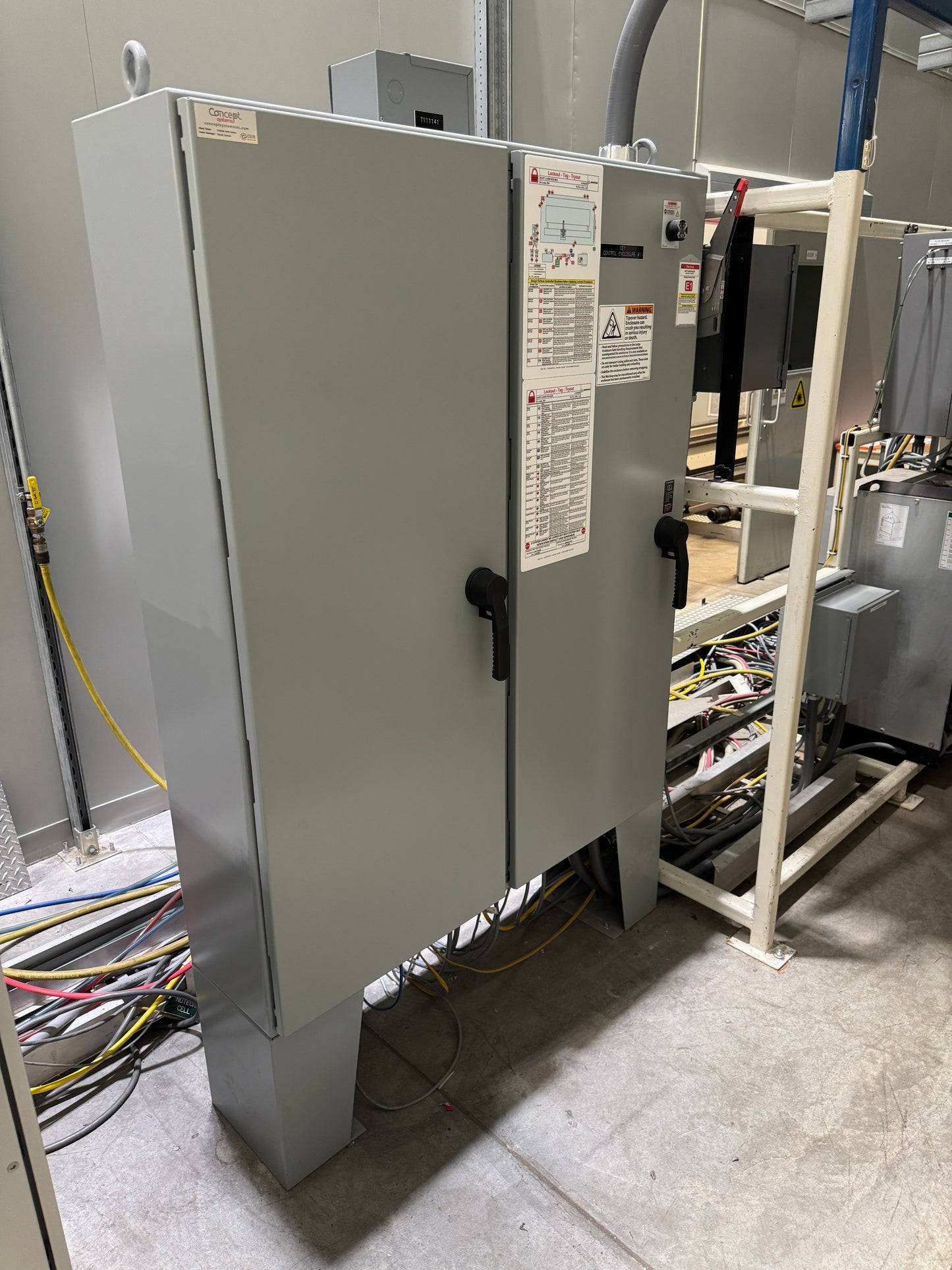 ABB LASER WELDING ROBOT SYSTEM IRB-6600-M-2004 + IPG LASER YLS-15000 -