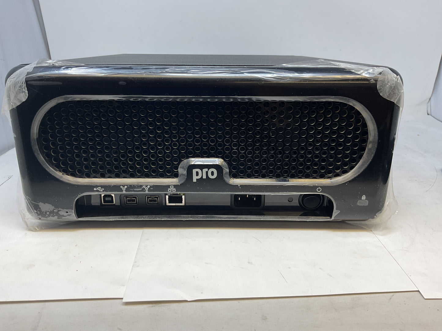 DROBO DATA STORAGE DRPR-1A W/HDD - PREOWNED