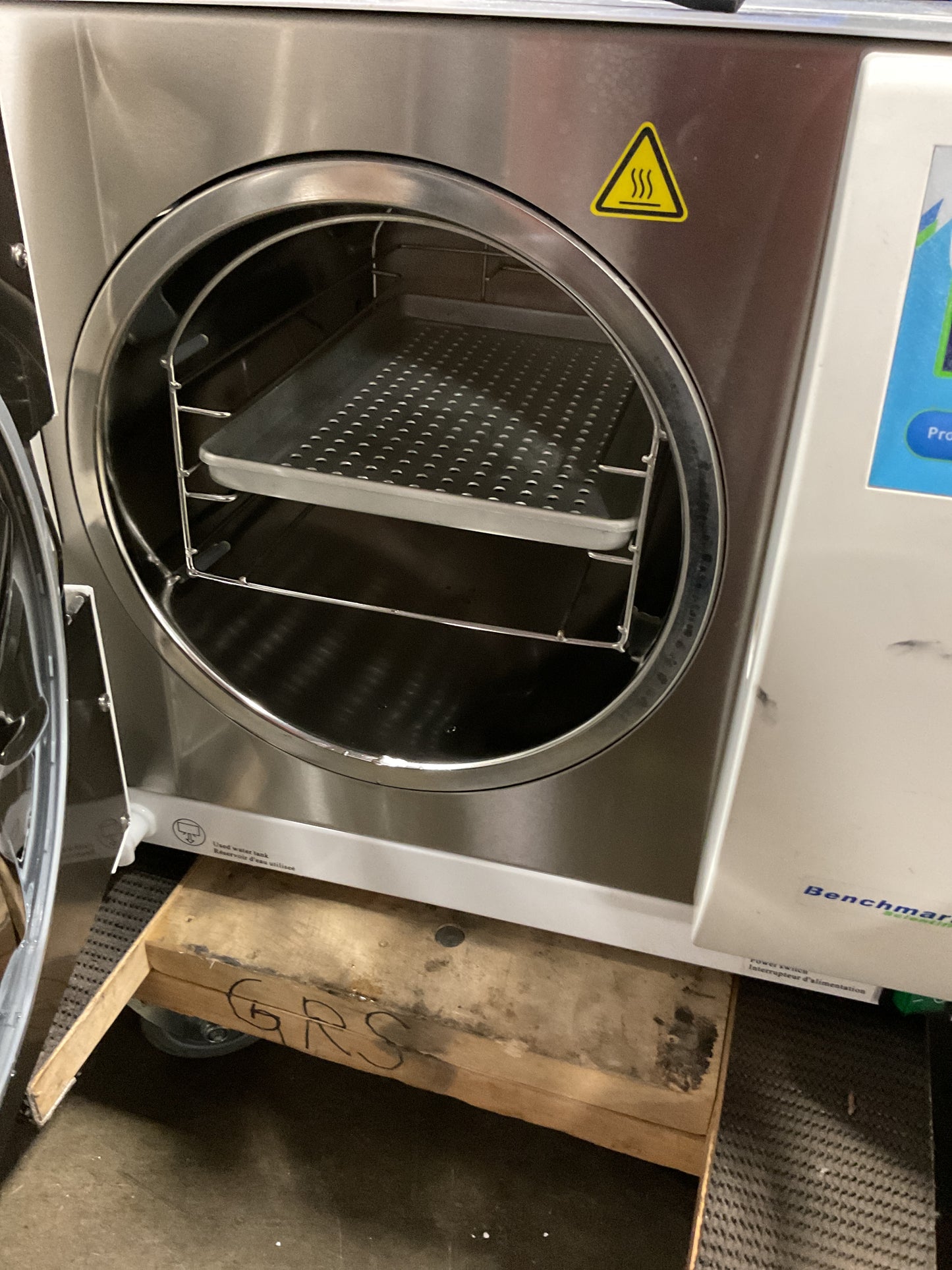BENCHMARK BIOCLAVE 16L STE-16-M - PREOWNED