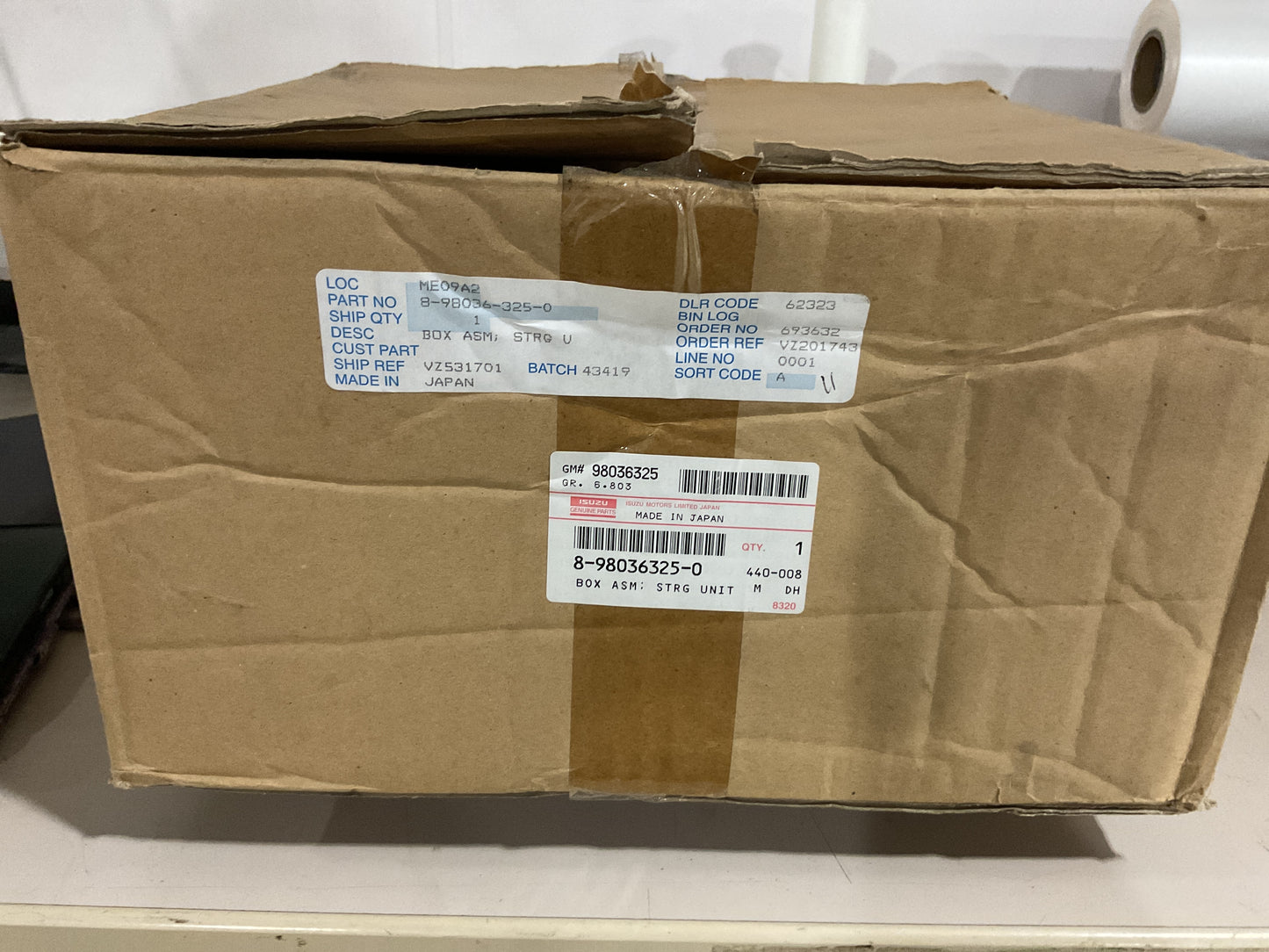 MACK ISUZU BOX ASM STRG UNIT GEAR BOX HOUSING 98036325 - NOS