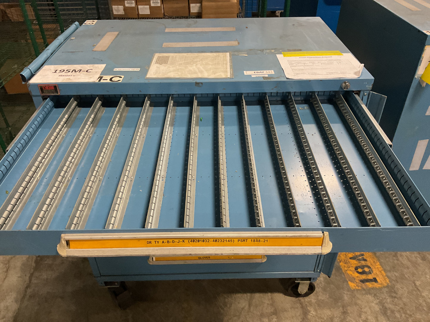 LYON WHEELED STORAGE CABINET TOOL BOX 9-DRAWER 45 X 28 X 50 STEEL BLUE USED 62
