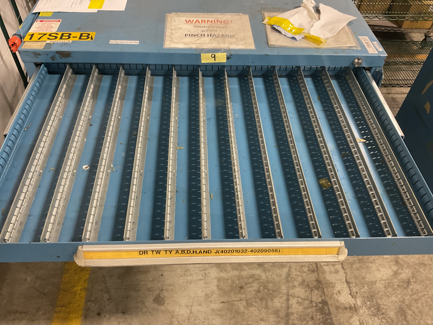 LYON WHEELED STORAGE CABINET TOOL BOX 9-DRAWER 45 X 28 X 50 STEEL BLUE USED 63