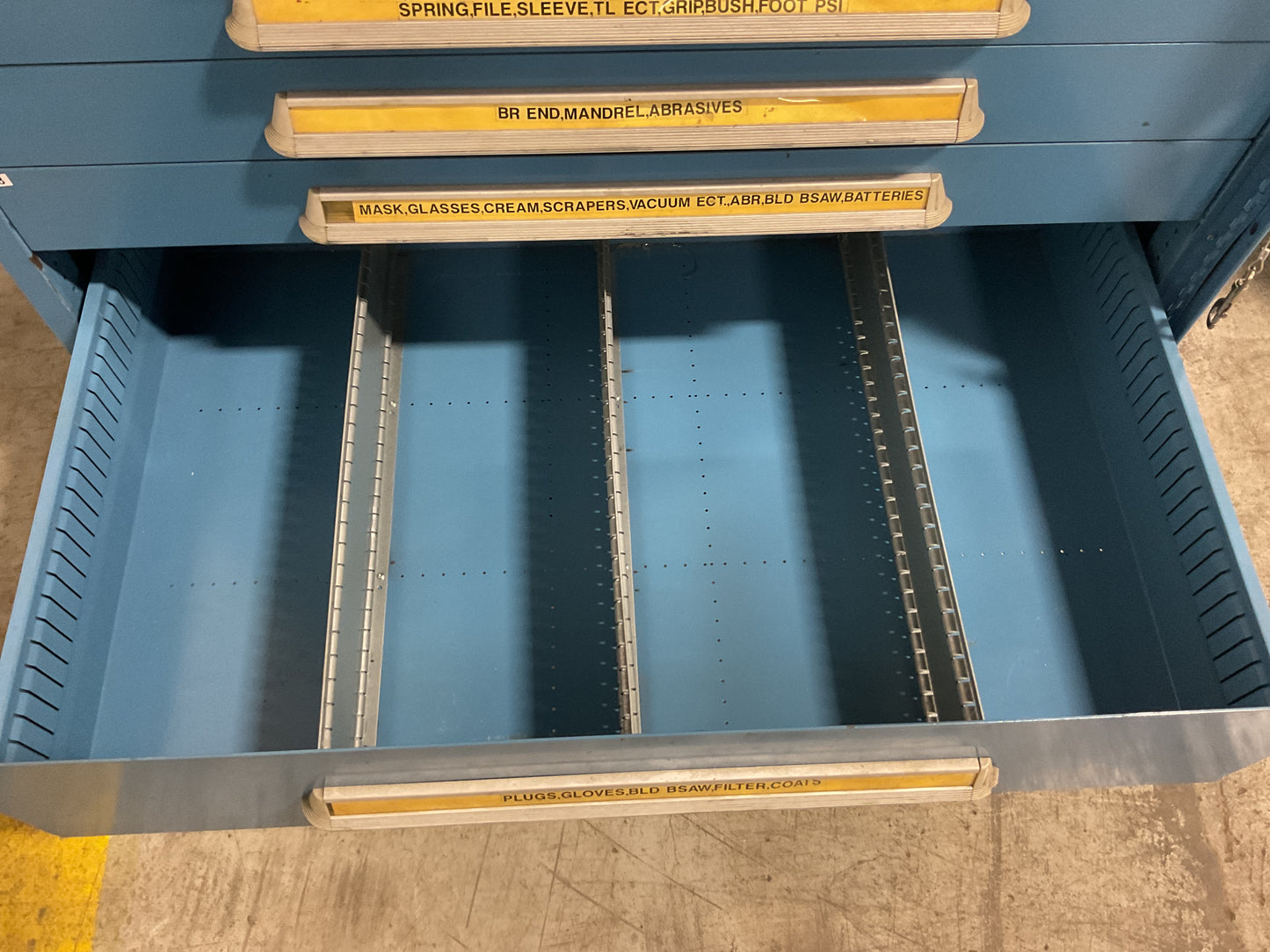 LYON WHEELED STORAGE CABINET TOOL BOX 9-DRAWER 45 X 28 X 50 STEEL BLUE USED 63
